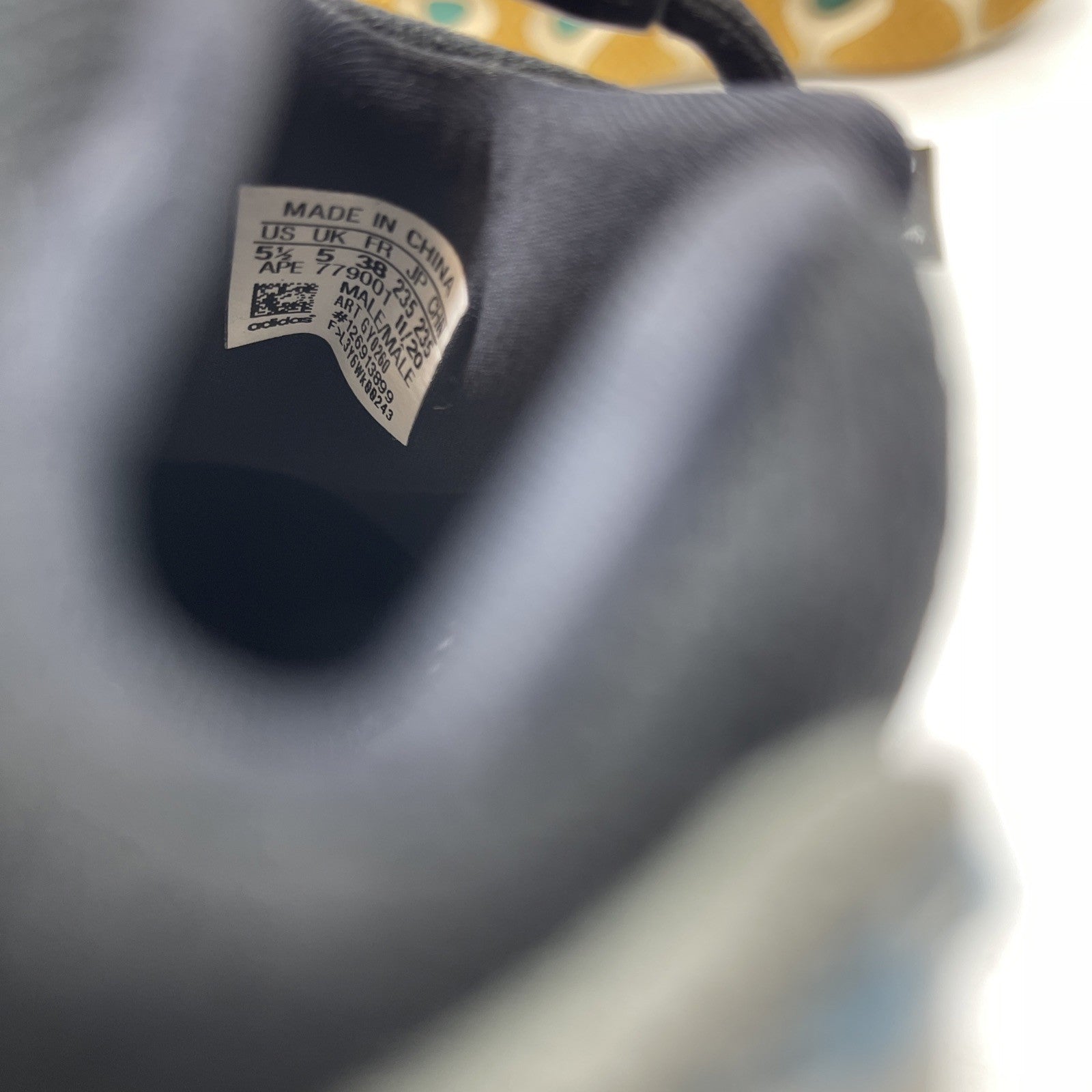 Size 5.5 - adidas Yeezy 700 V3 Kyanite (GY0260)