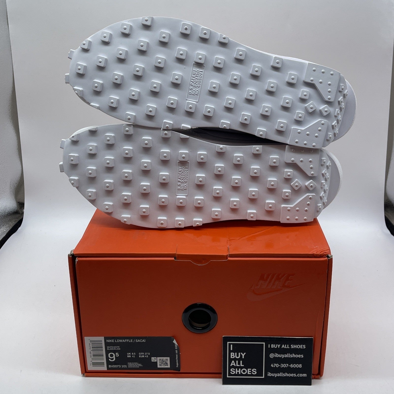 Size 9.5 - Nike sacai x LDWaffle White Nylon Grey White Suede (BV0073-101)