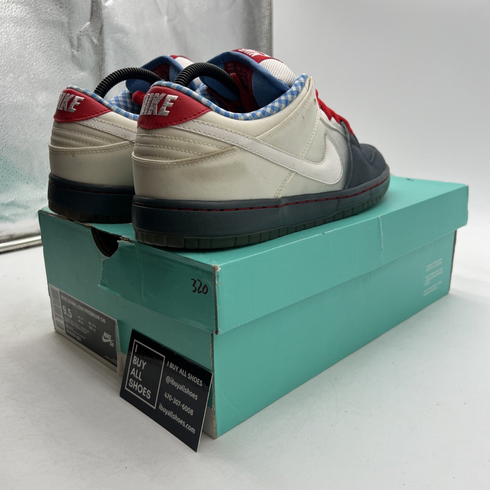 Size 9.5 - Nike Dunk Premium SB Low Dorothy (313170-020)