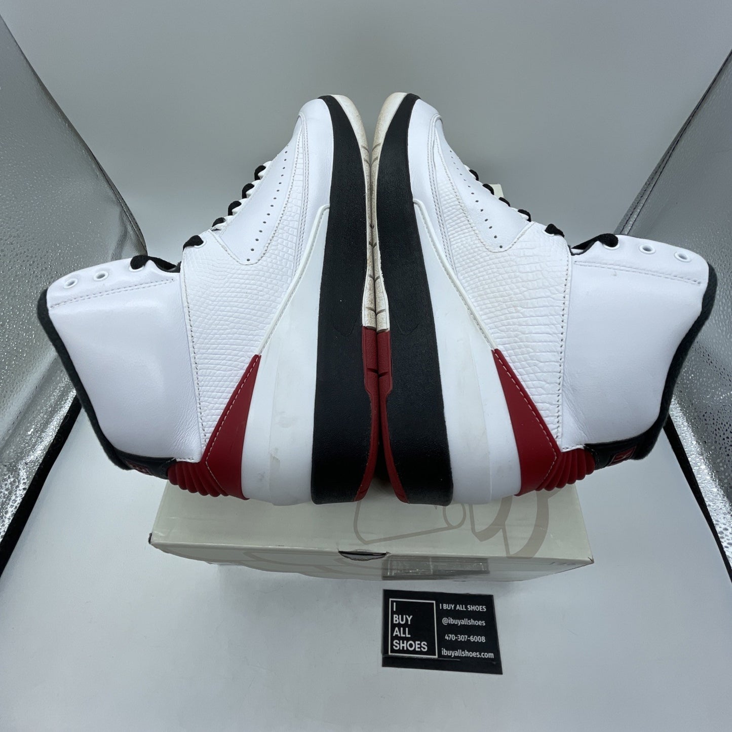 Size 10.5 - Air Jordan 2 Retro Mid Chicago (DX2454-106)