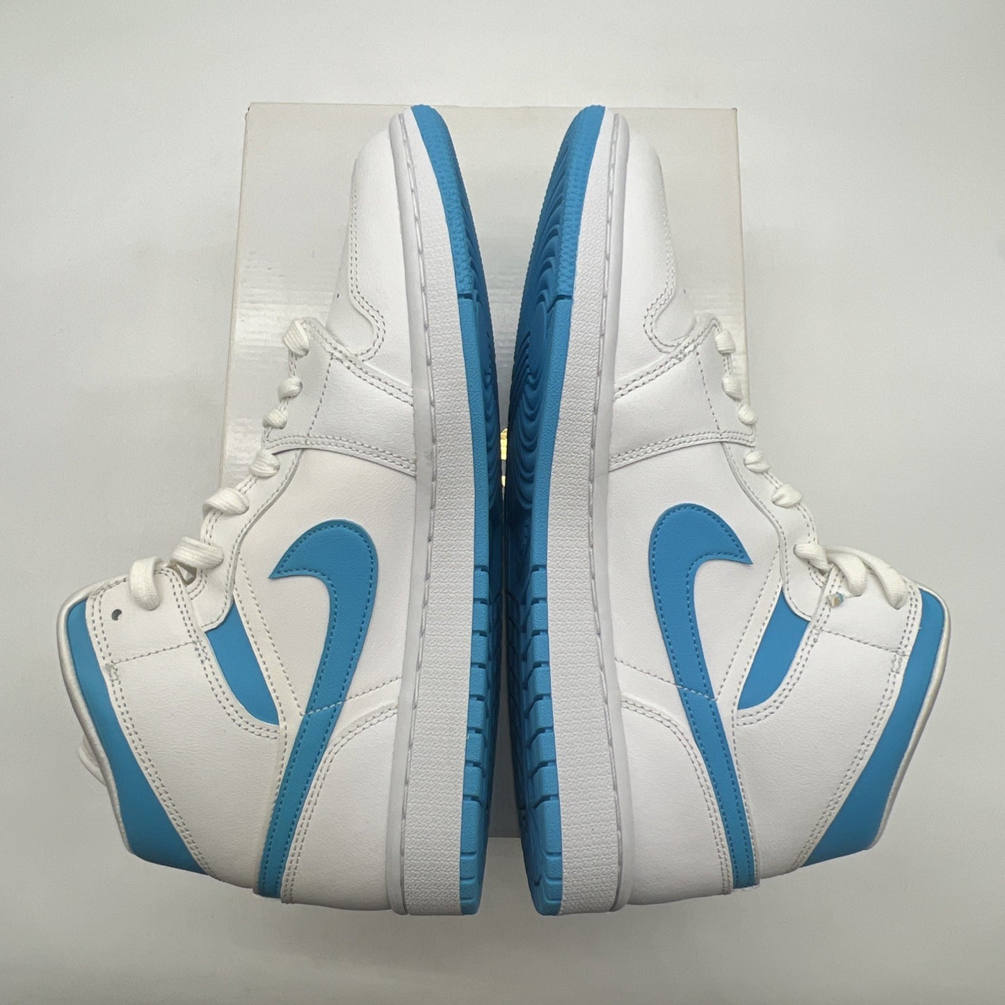 Size 11.5 - Air Jordan 1 Mid UNC W (BQ6472-114)