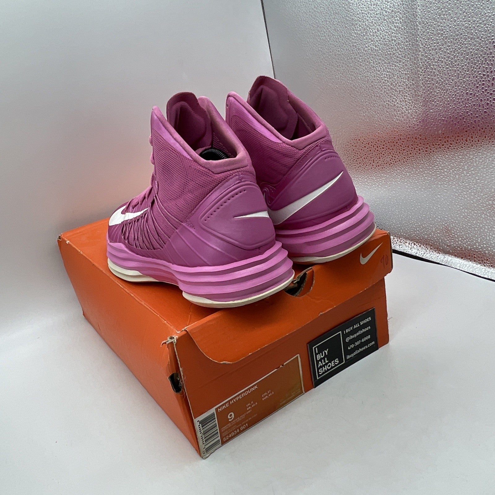 Size 9 - Nike Hyperdunk 2012 Think Pink (524934-601)
