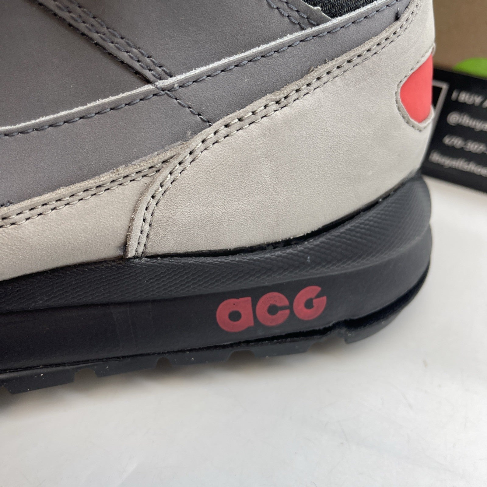 Size 10.5 - NIKE ACG Lo WILD PEG MID (370506-002