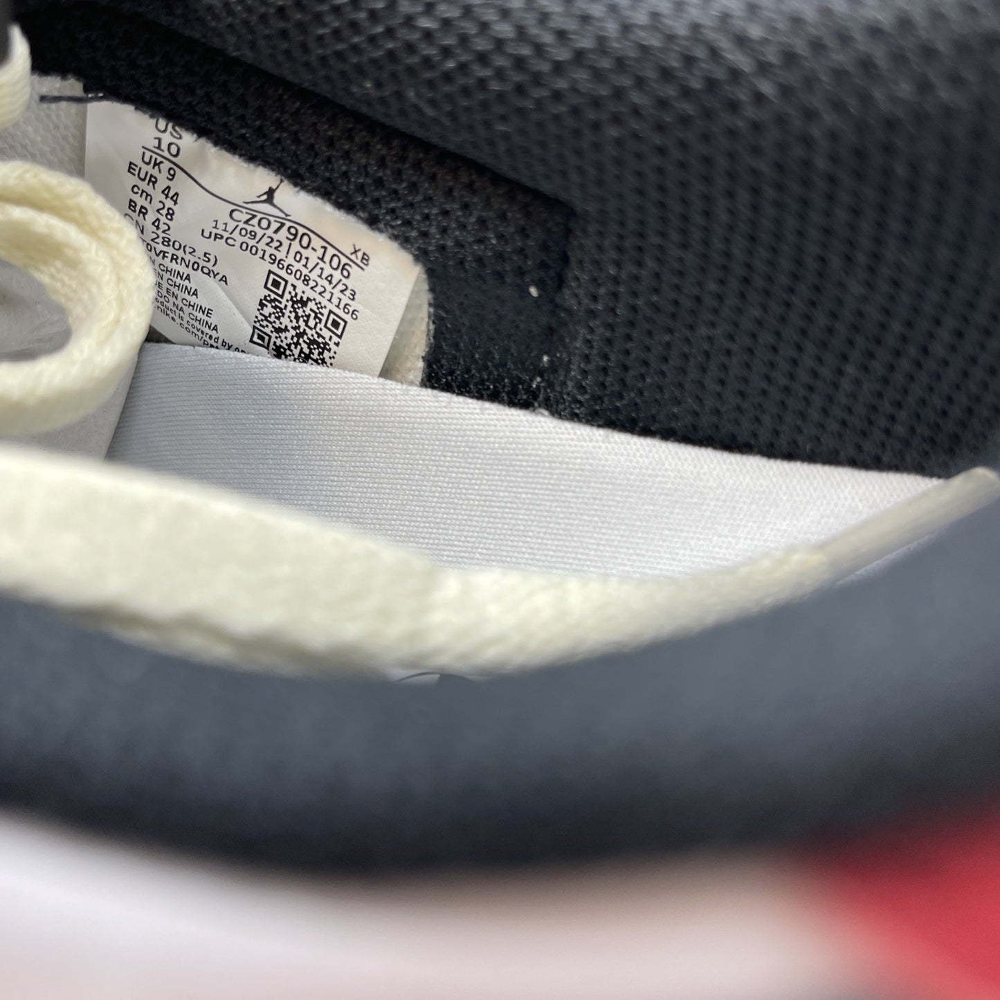 Size 10 - Air Jordan 1 Retro OG Low Black Toe (CZ0790-106)