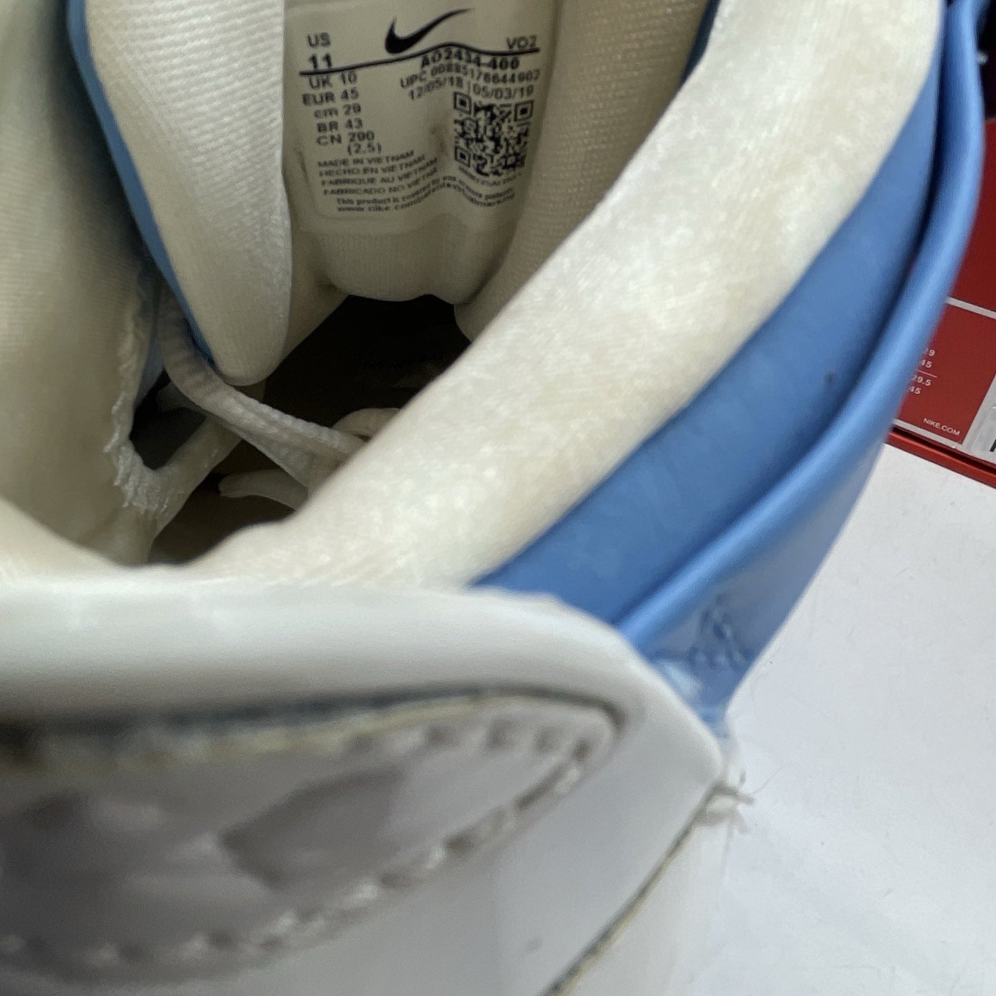 Size 11 - Nike Zoom LeBron 3 Houston Oilers (AO2434-400)