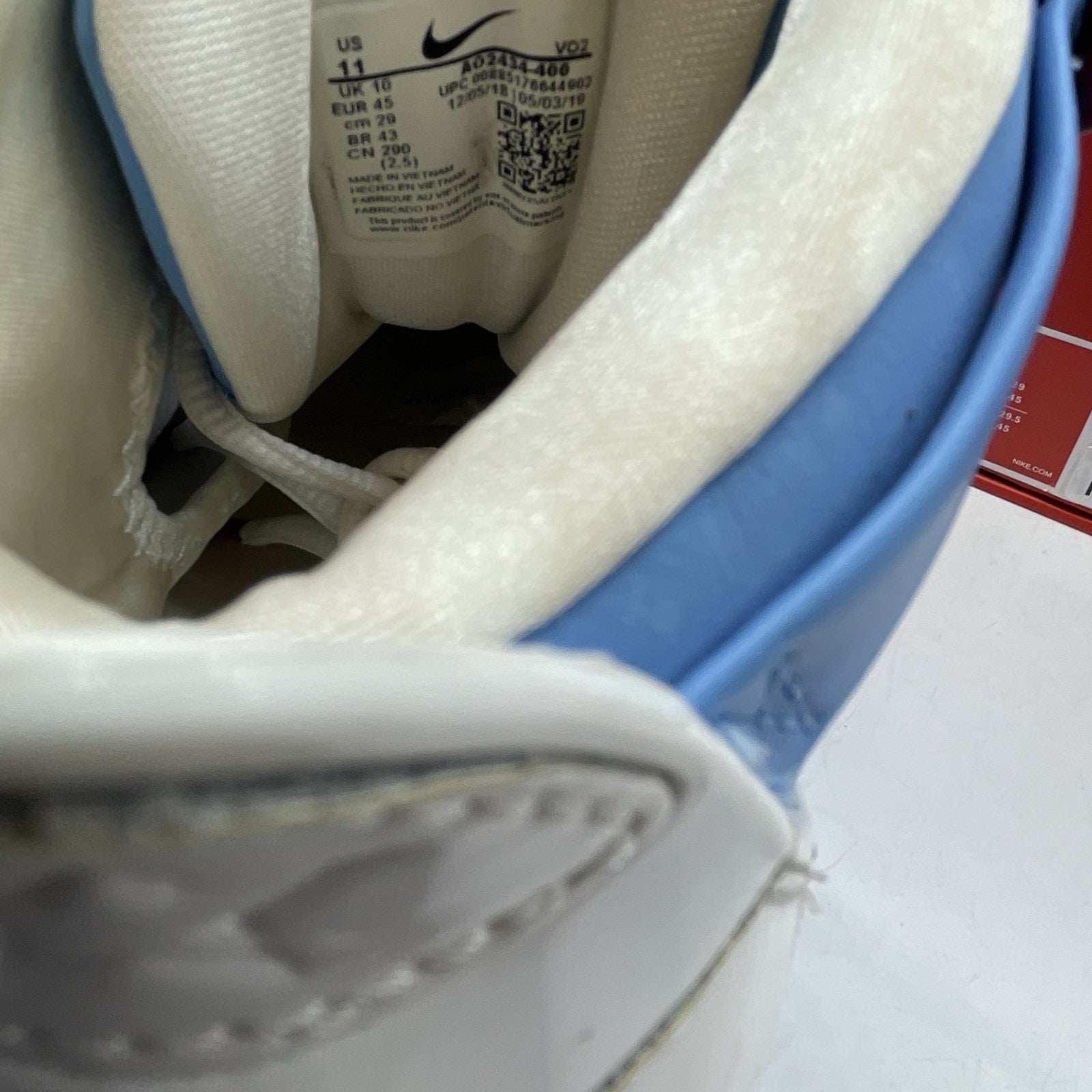 Size 11 - Nike Zoom LeBron 3 Houston Oilers (AO2434-400)