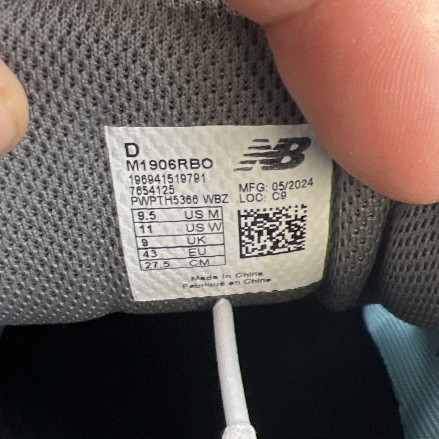 Size 9 - New Balance 1906R White Bright Sky (M1906RBO)