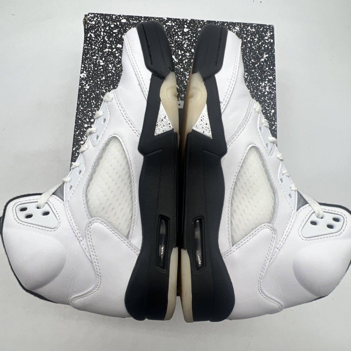 Size 9 - Air Jordan 5 Retro White Black (DD0587-100)