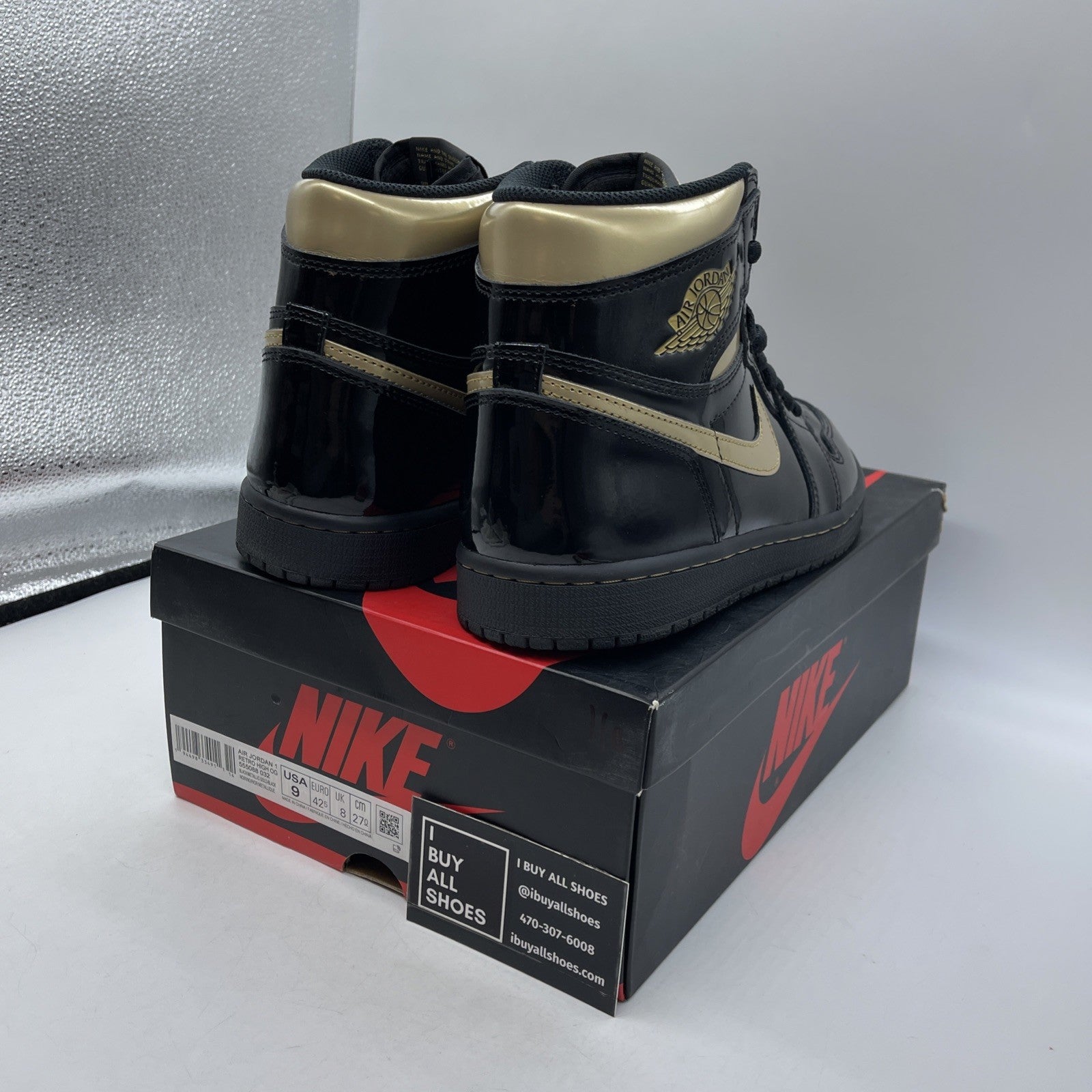 Size 9 - Jordan 1 Black Metallic Gold Leather (555088-032)