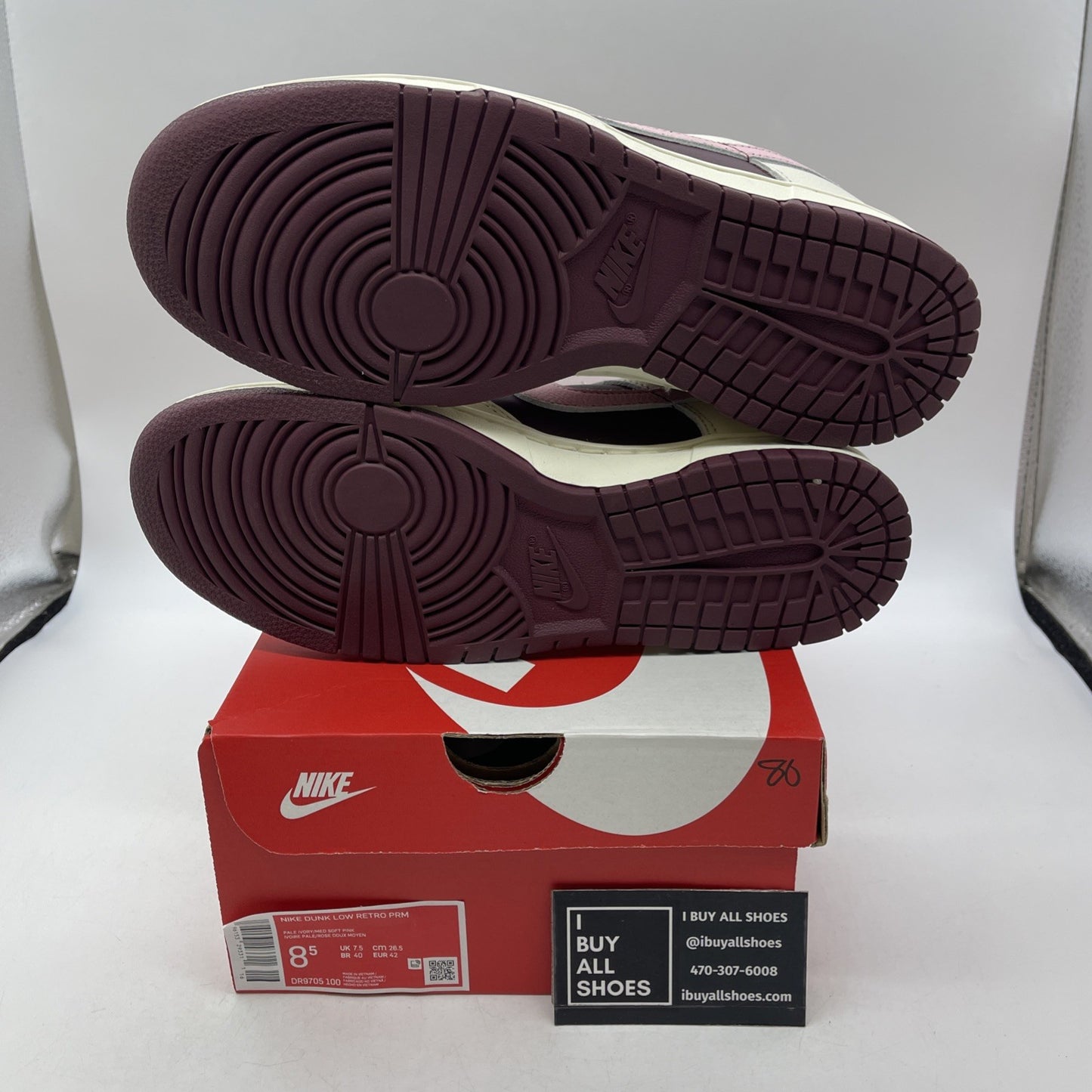 Size 8.5 - Nike Dunk Low Premium Valentine's Day (DR9705-100)