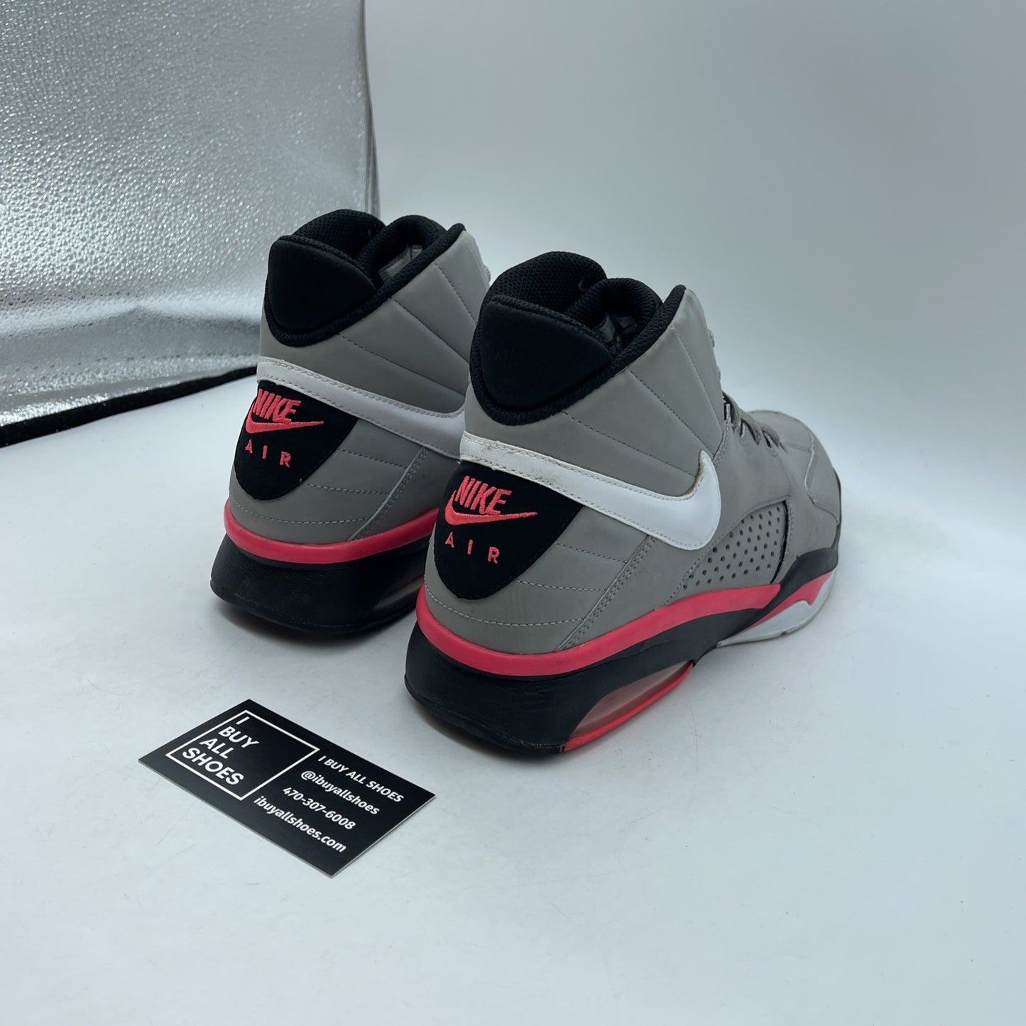 Size 9.5 - Nike Air Maestro Flight Gray White Suede Leather (472499-060)