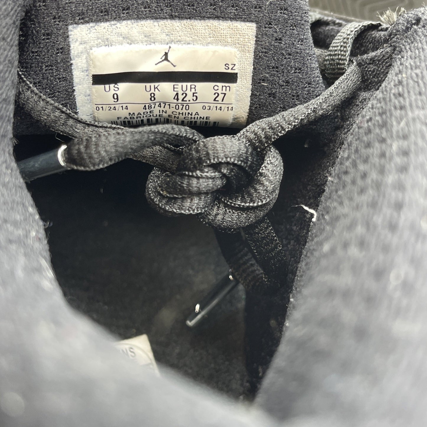 Size 9 - Air Jordan 14 Retro Thunder Black Yellow Suede (487471-070)