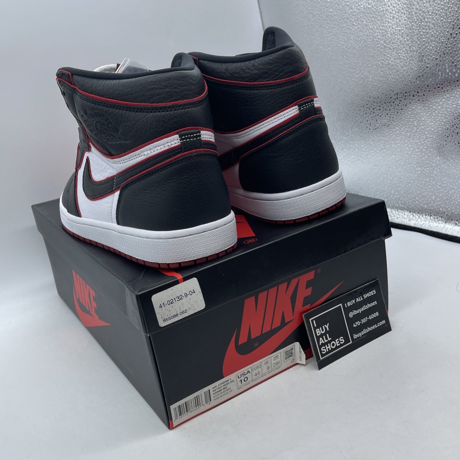 Size 10 - Air Jordan 1 Retro High OG Bloodline 2019 (555088-062)
