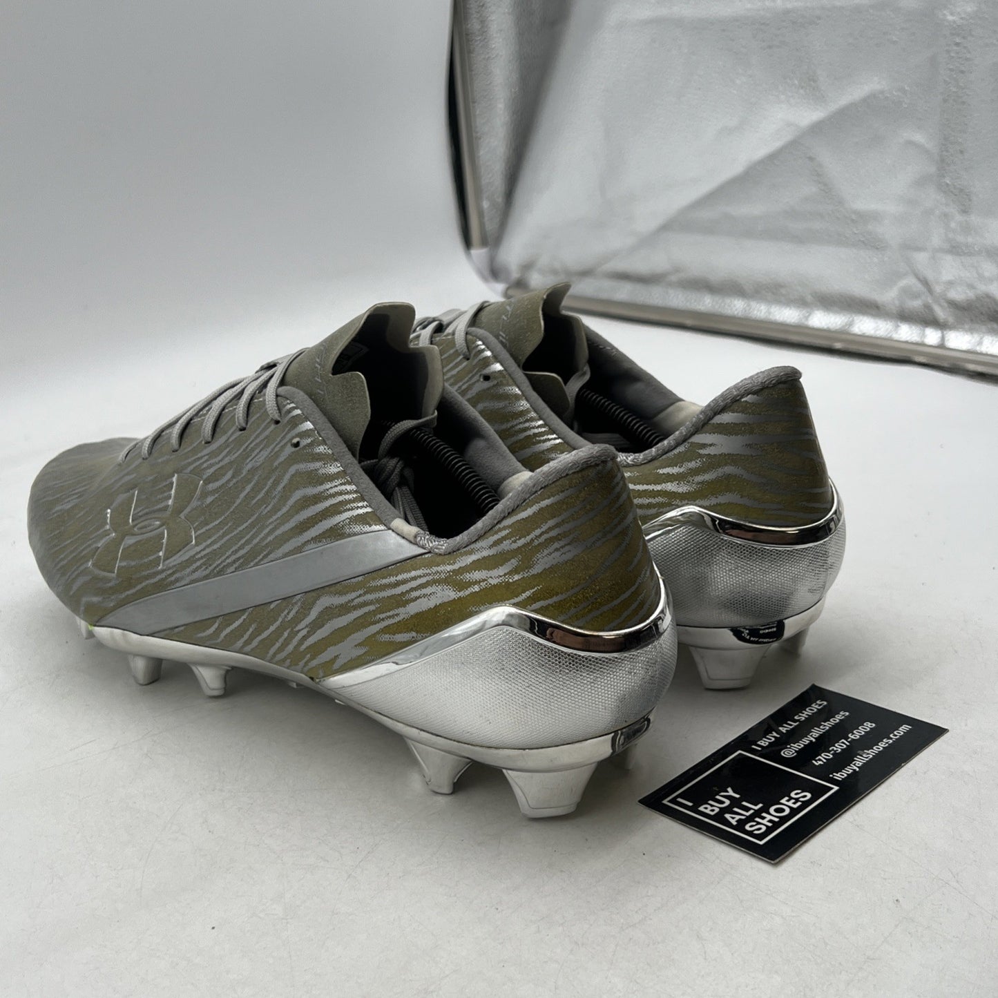 Size 14 - Under Armour UA Spotlight Silver Football Cleats Spikes (1280533-210)