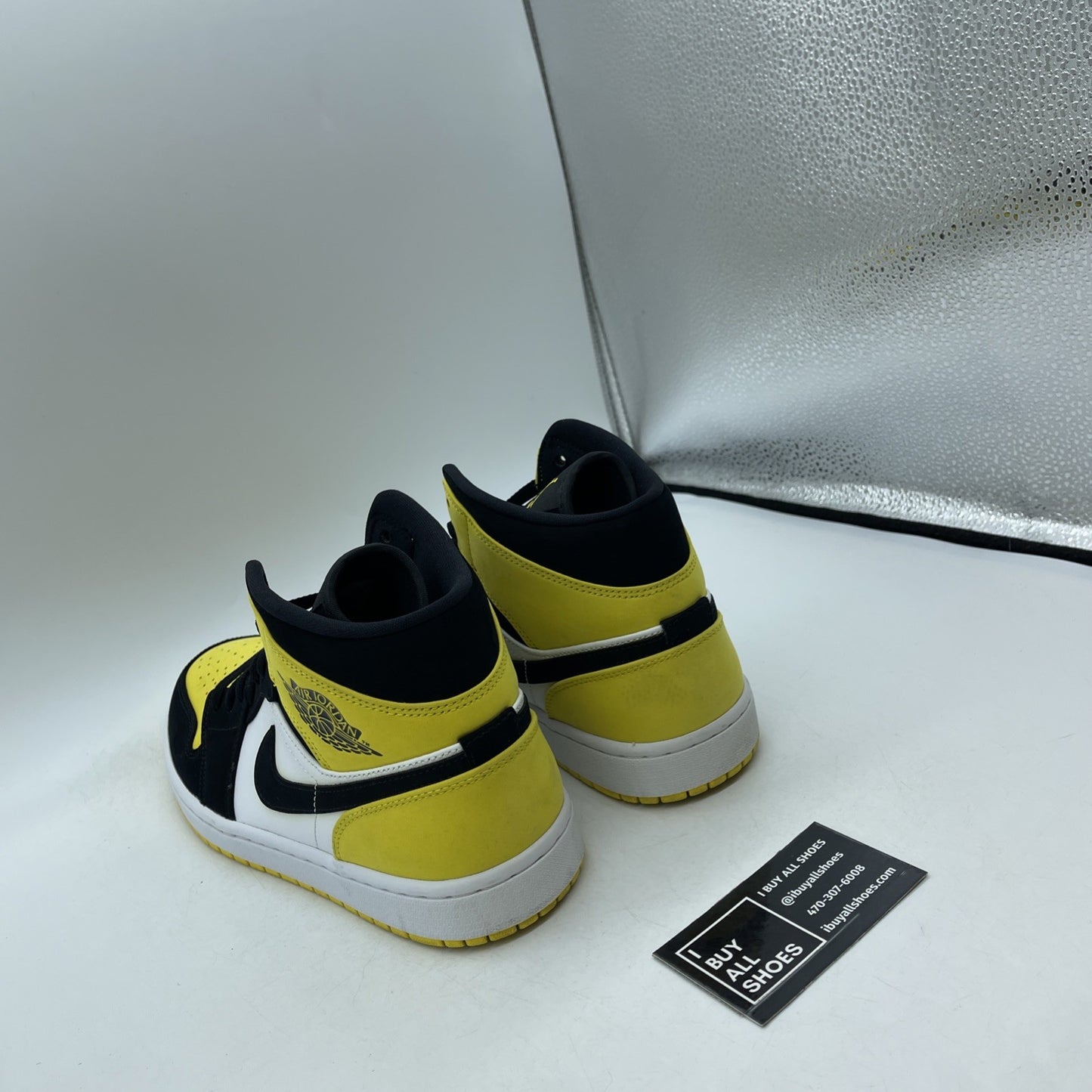 Size 9 - Air Jordan 1 SE Mid Yellow Toe Black Suede (852542-071)