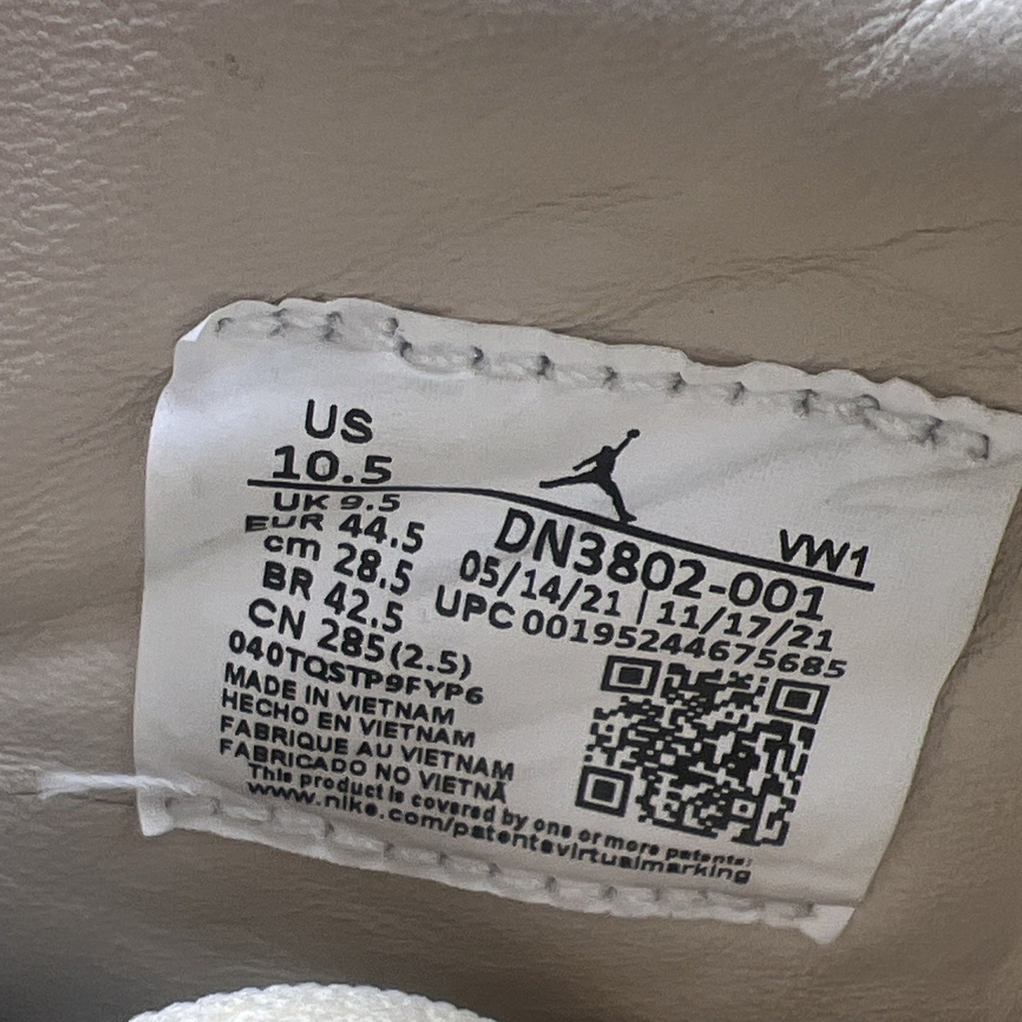 Size 10.5 - Air Jordan 2 Gray Fog 2022 (DN3802-001)