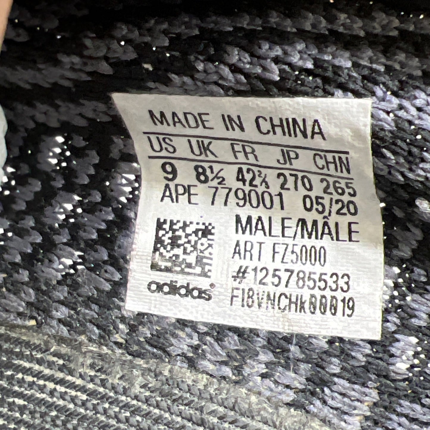 Size 9 - adidas Yeezy Boost 350 V2 Low Carbon (FZ5000)