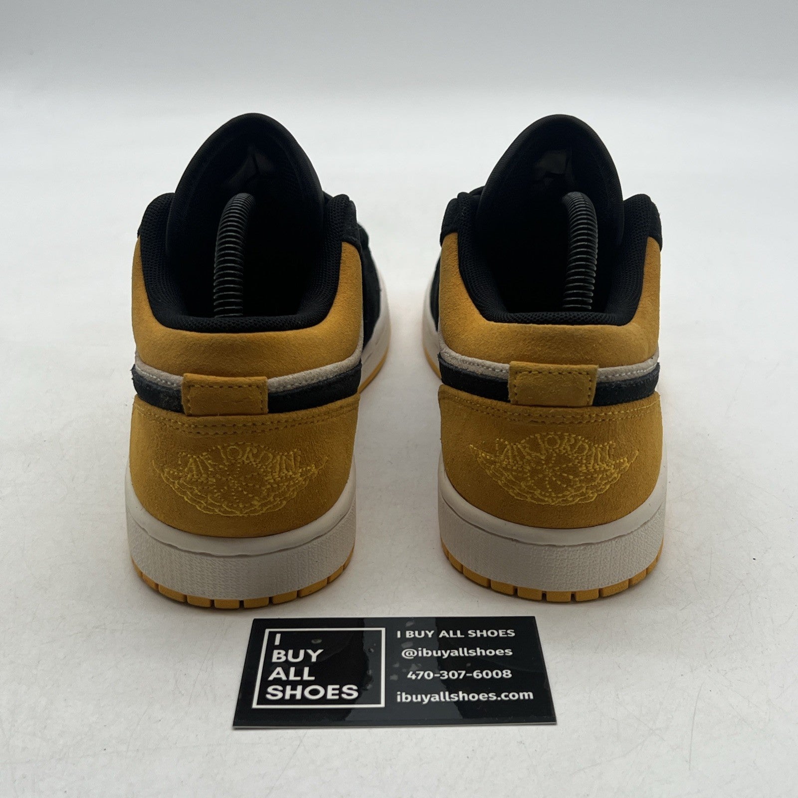 Size 7.5 - Air Jordan 1 Low University Gold (553558-127)