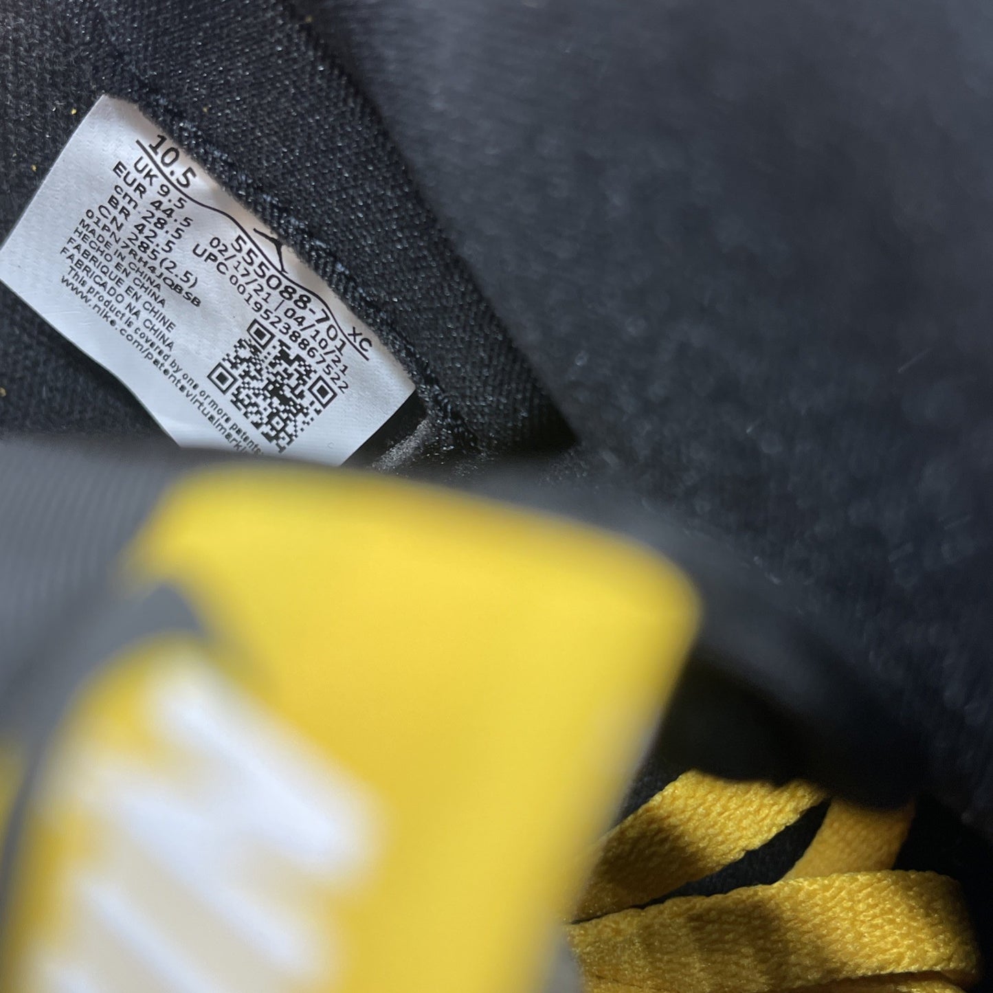 Size 10.5 - Jordan 1 Retro OG High Pollen Yellow Black Leather (555088-701)