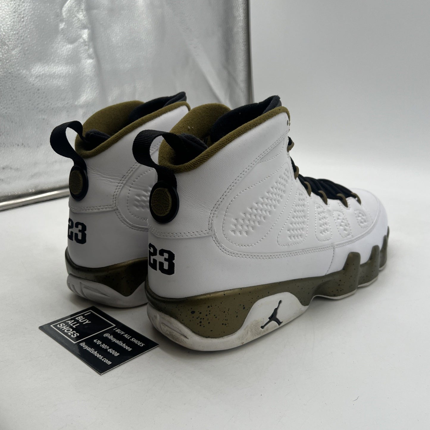 Size 12 - Air Jordan 9 Retro Statue (302370-109)