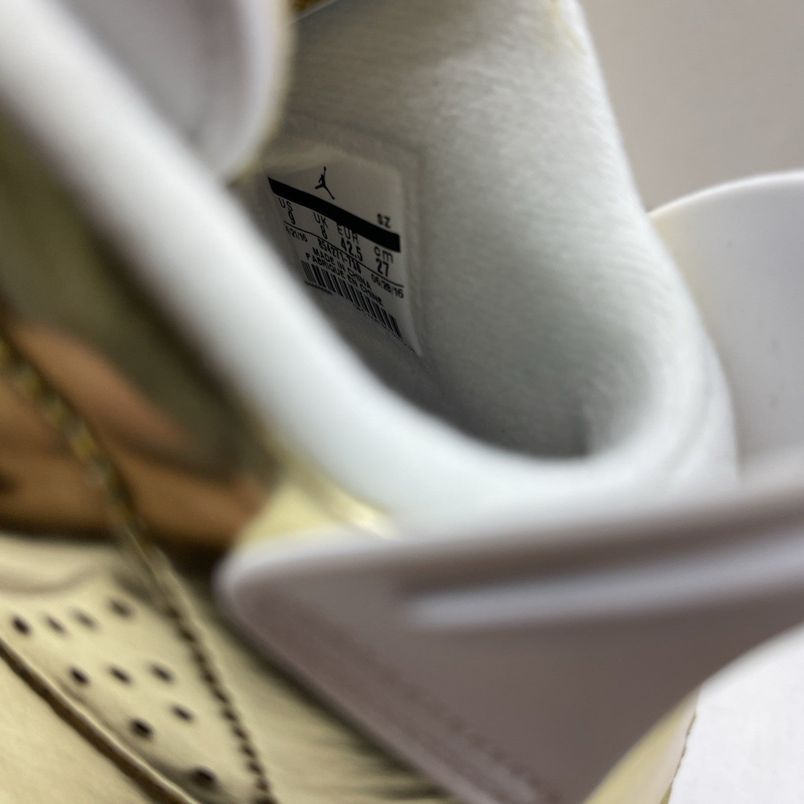Size 9 - Air Jordan 6 Retro Pinnacle (854271-730)