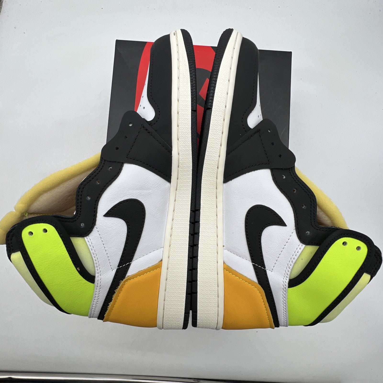 Size 10.5 - Air Jordan 1 Retro High OG Volt (555088-118)