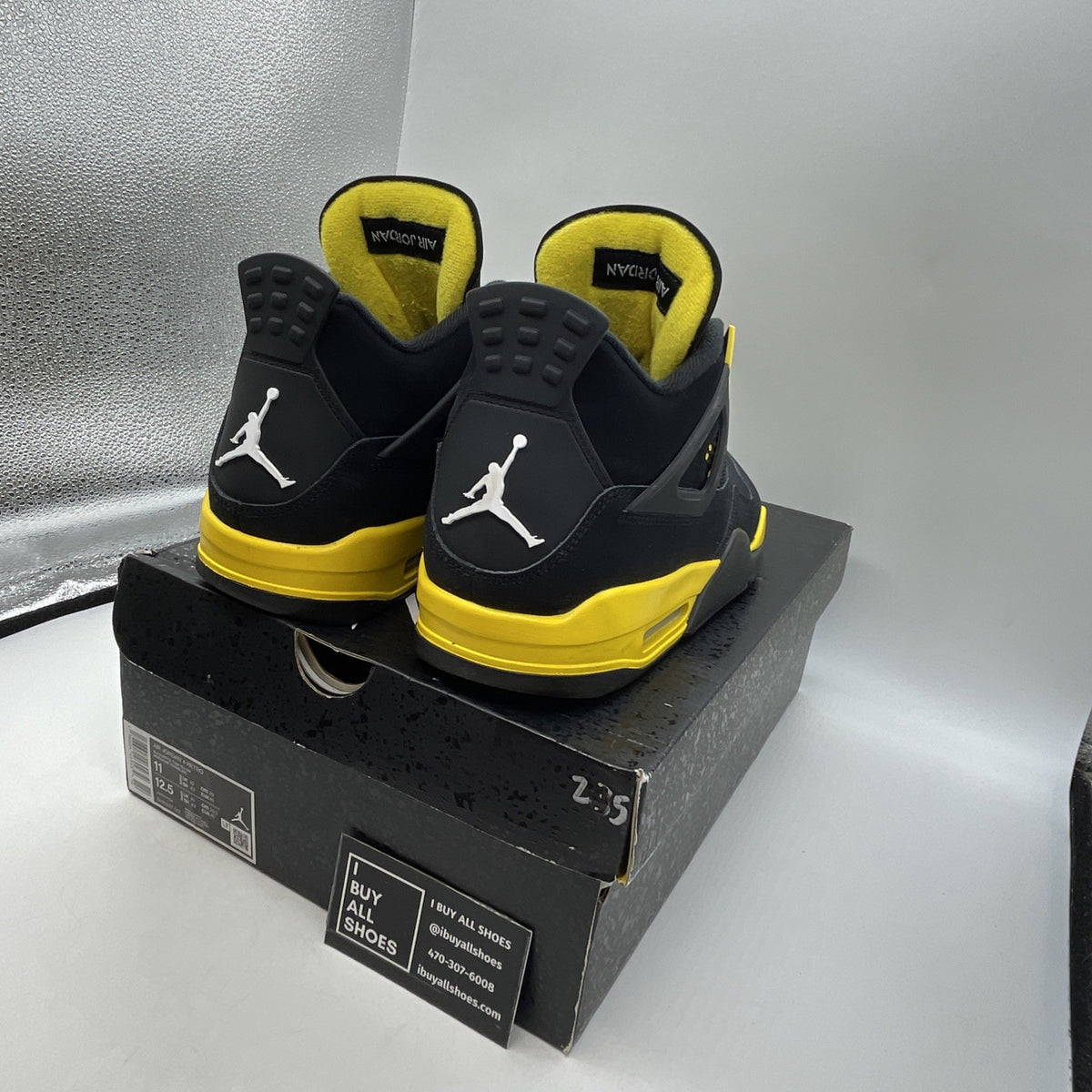 Size 11 - Air Jordan 4 Retro Mid Thunder (DH6926-017)
