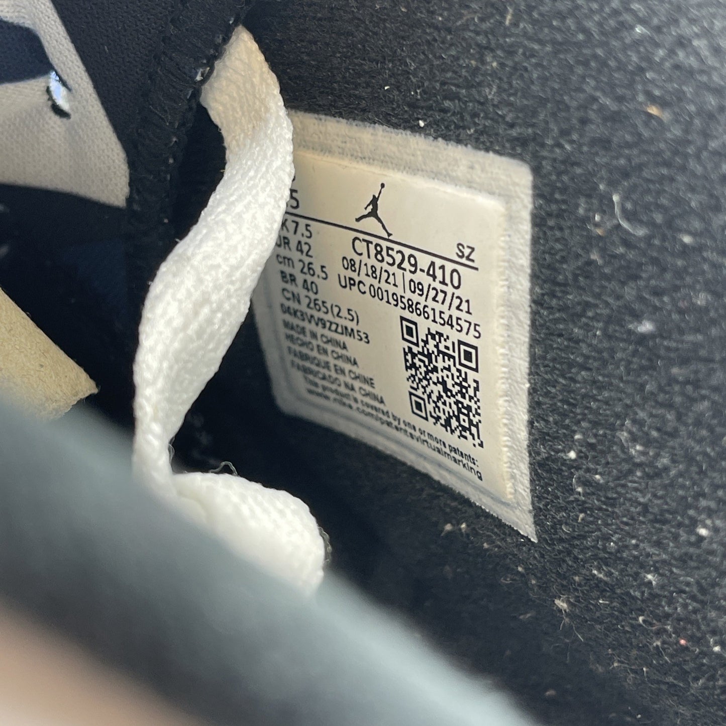 Size 8 - Jordan 6 Retro Mid UNC Home