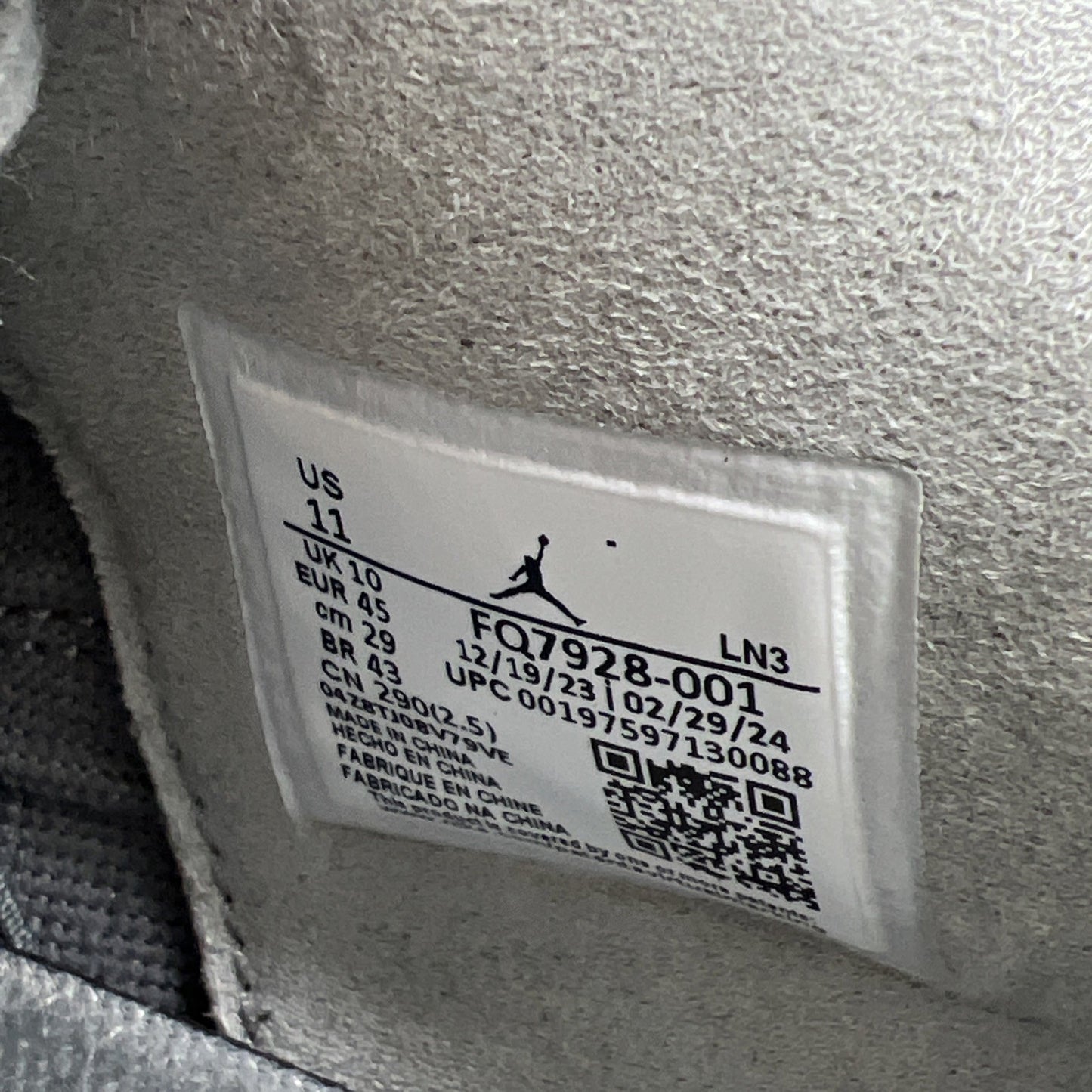 Size 11 - Air Jordan 4 Retro SE Wet Cement (FQ7928-001)