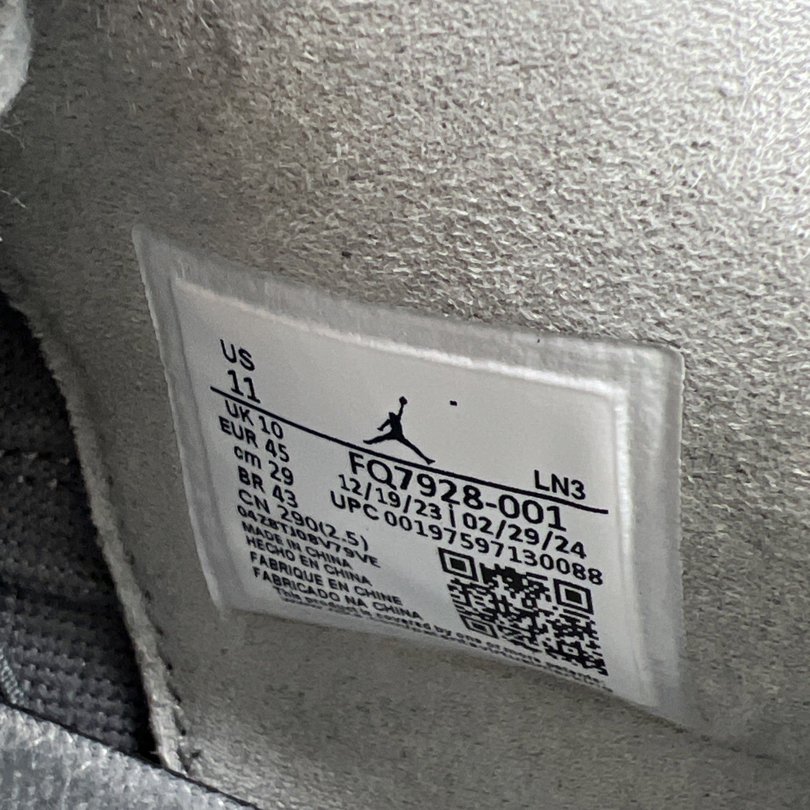 Size 11 - Air Jordan 4 Retro SE Wet Cement (FQ7928-001)