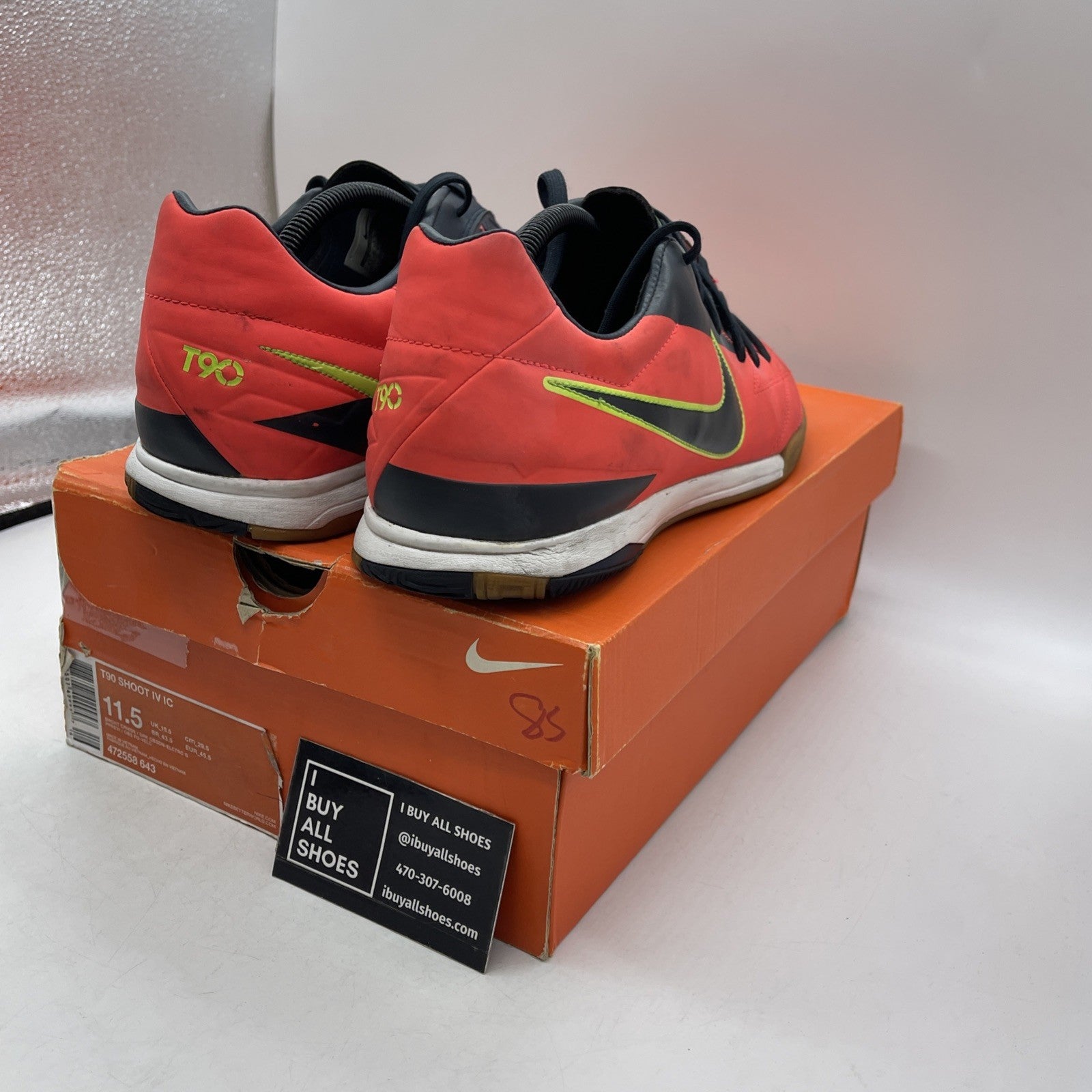 Size 11.5 - Nike total 90 Mens size 13 shoot IV Orange (472558-643)
