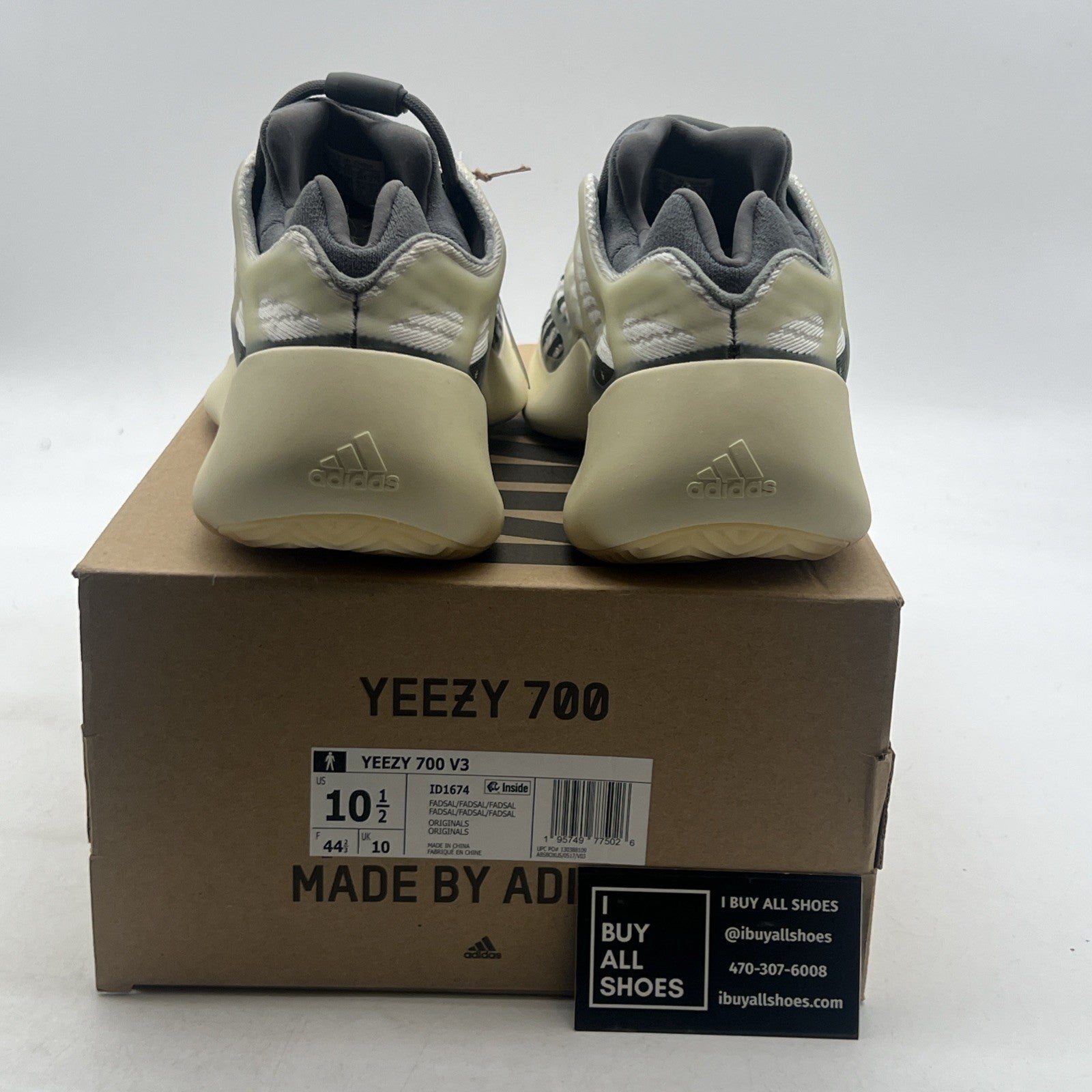 Size 10.5 - adidas Yeezy 700 V3 Fade Salt (ID1674)