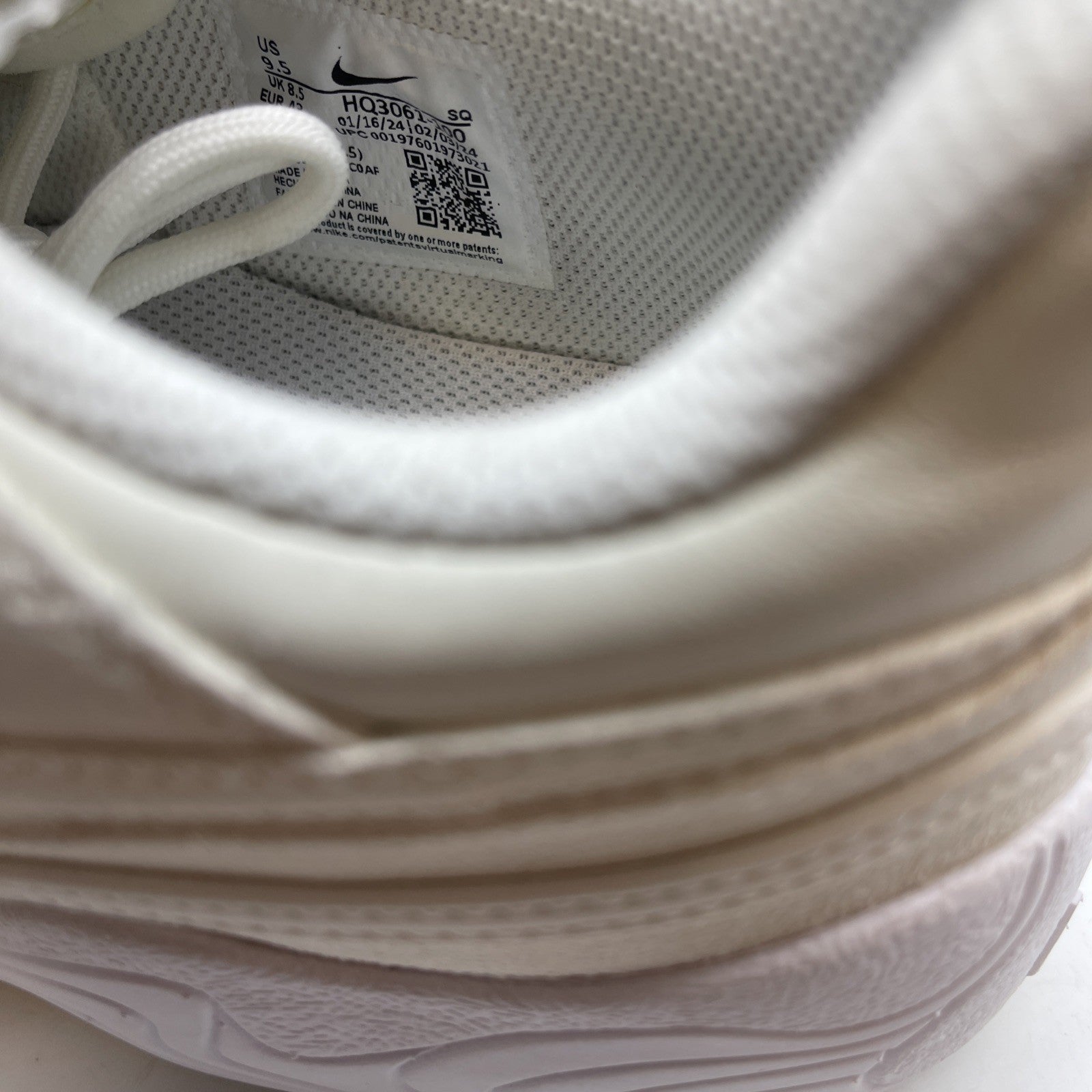 Size 9.5 - Nike Travis Scott x Zoom Field Jaxx SP Sail (HQ3061-100)