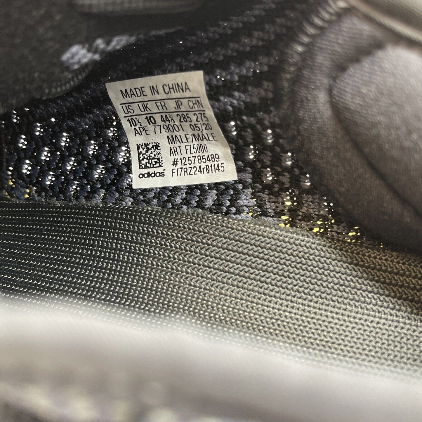 Size 10.5 - adidas Yeezy Boost 350 V2 Low Carbon black Blue (FZ500)