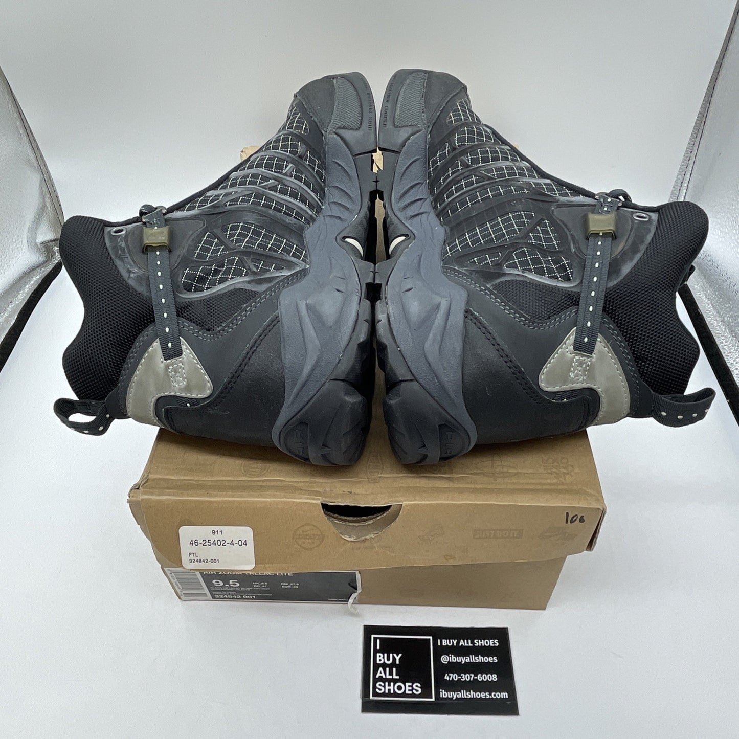 Size 9.5 - Nike Air Zoom Tallac Lite Black Metallic Silver Black (324842-001)