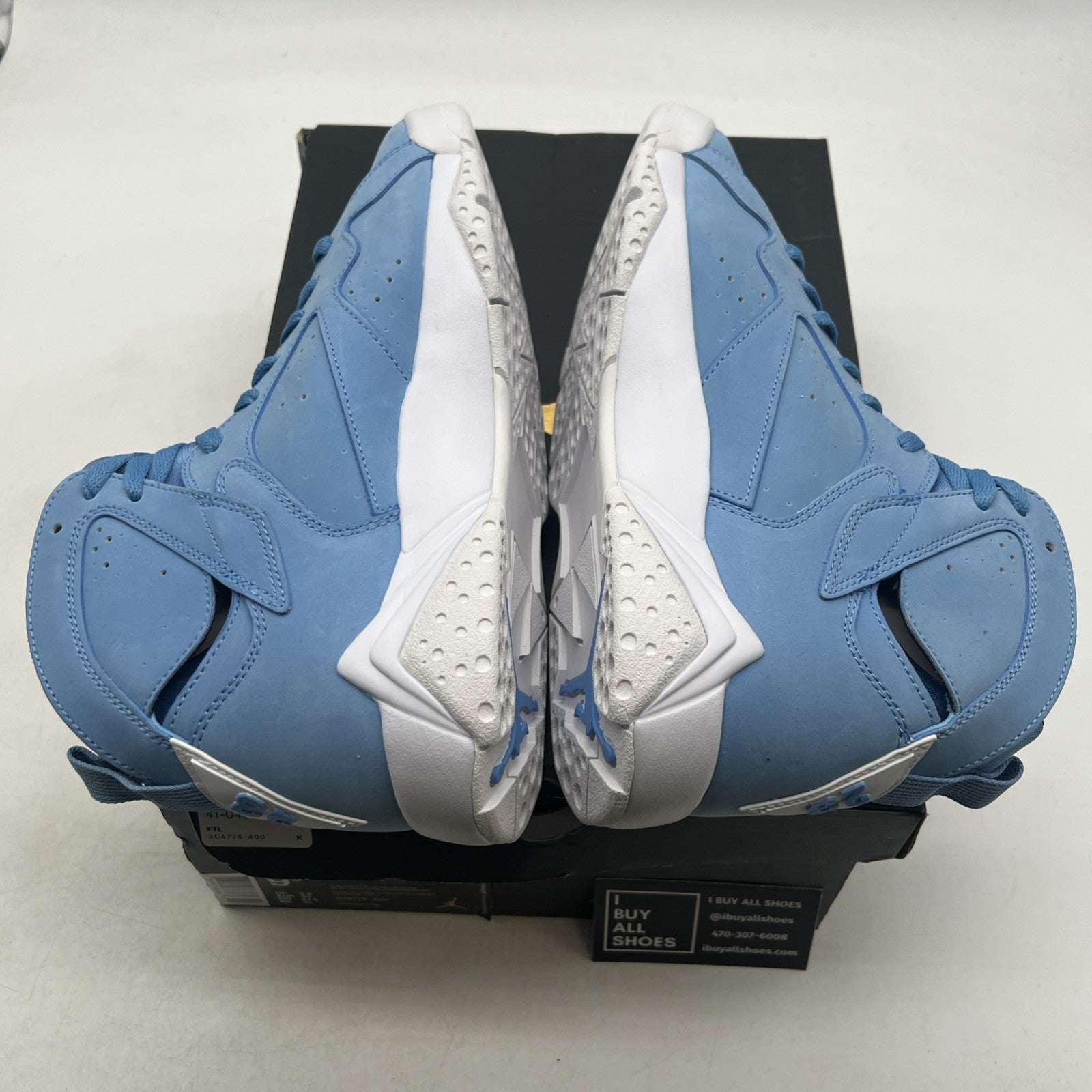 Size 9.5 - Air Jordan 7 Retro Pantone (304775-400)