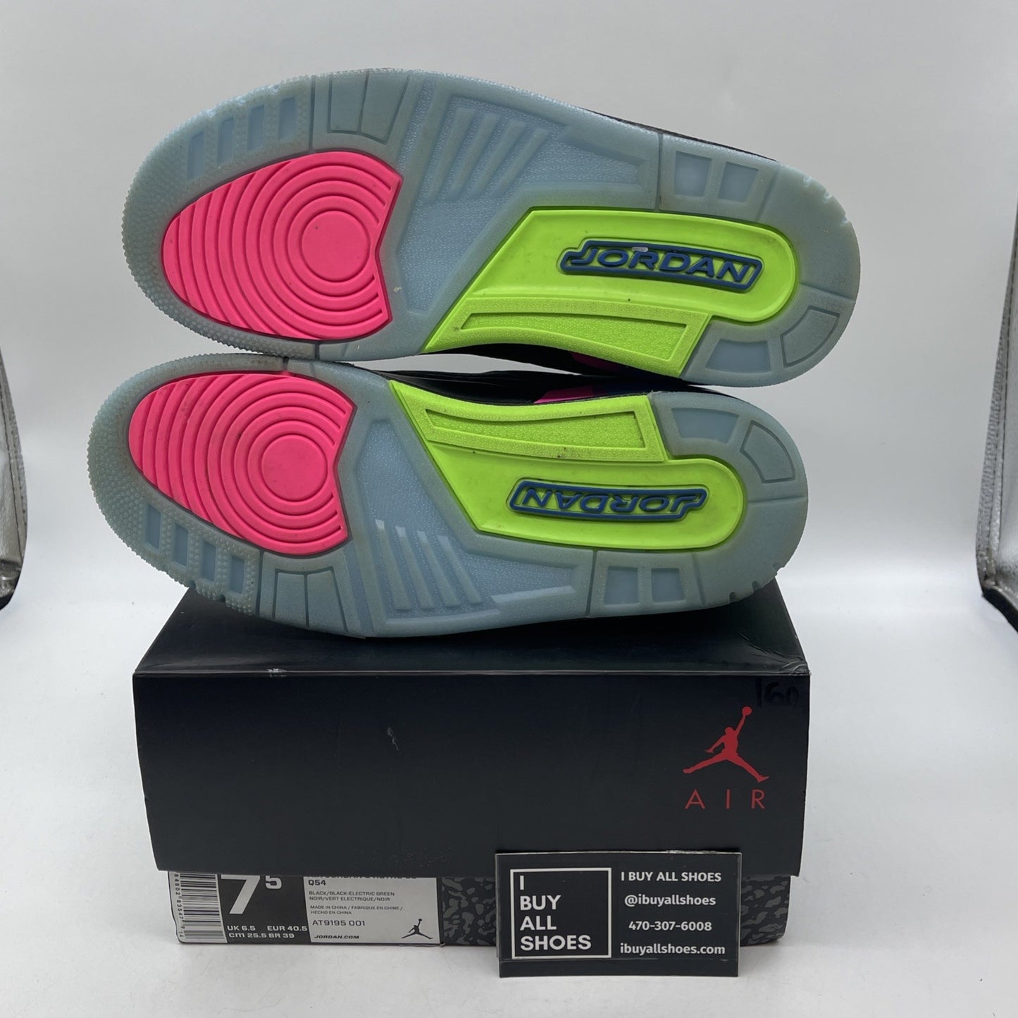 Size 7.5 - Air Jordan 3 Retro SE Quai 54 2018 (AT9195-001)