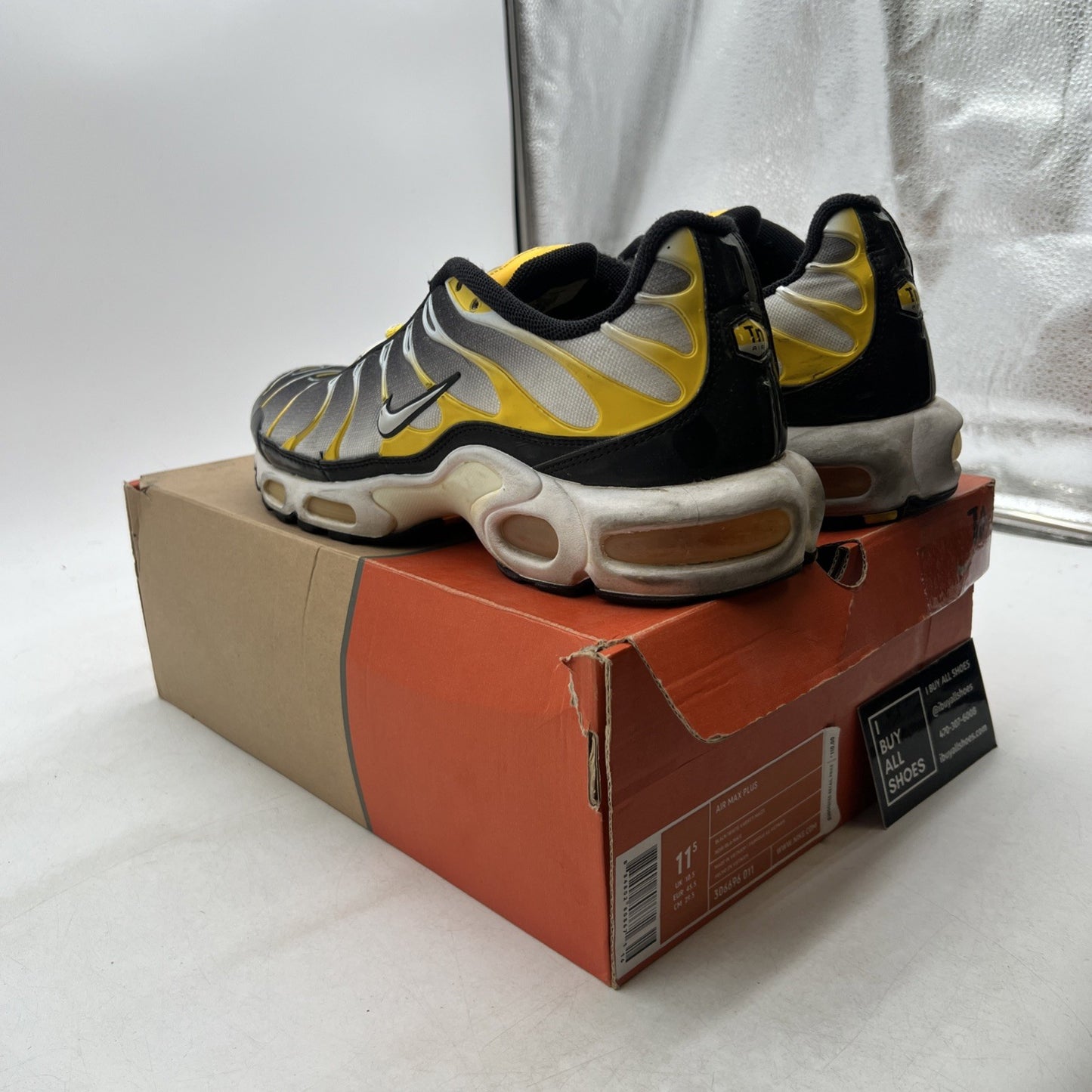 Size 11.5 - Nike Air Max Plus Black (306696-011)