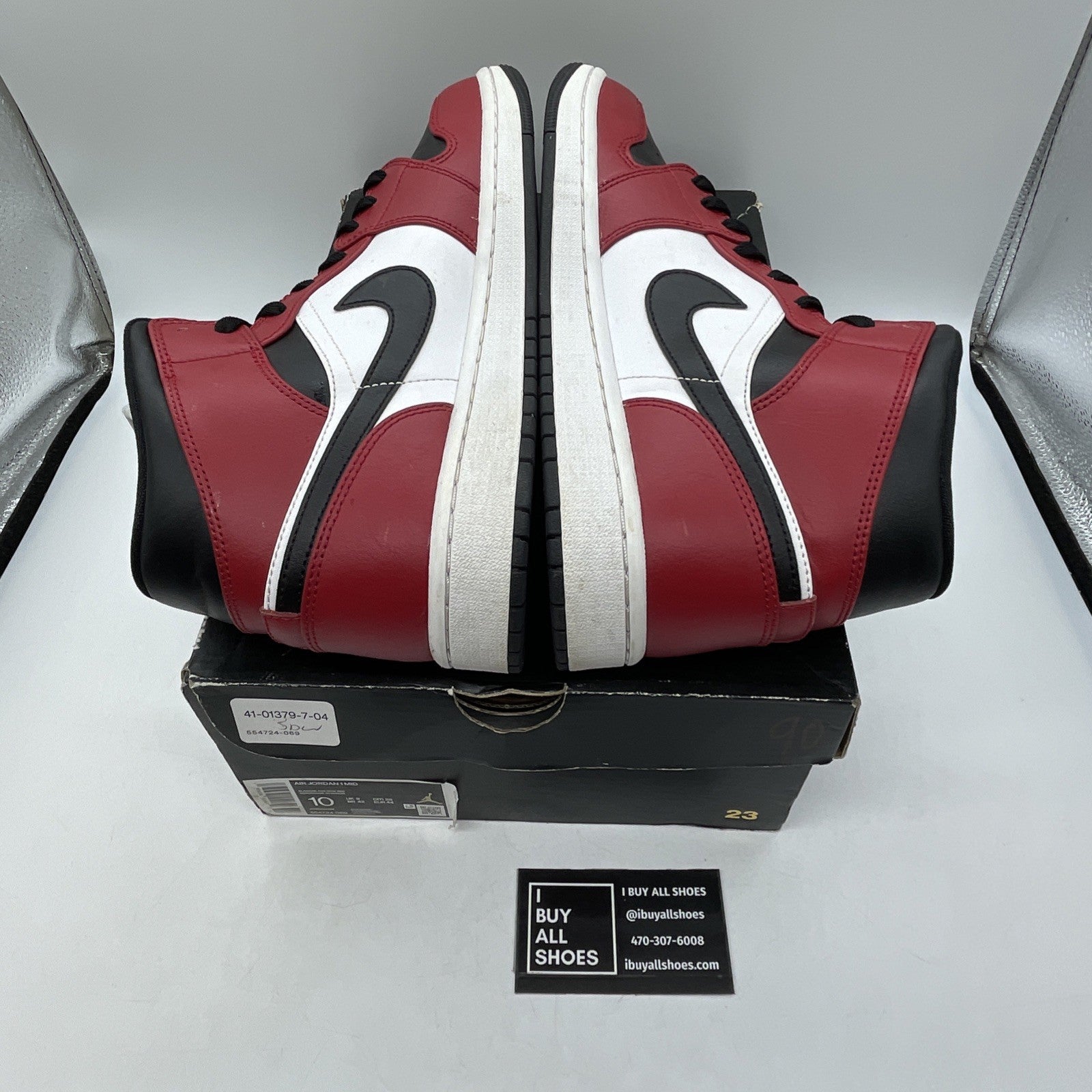 Size 10 - Jordan 1 Mid Chicago Black Toe White Red Leather (554724-069)