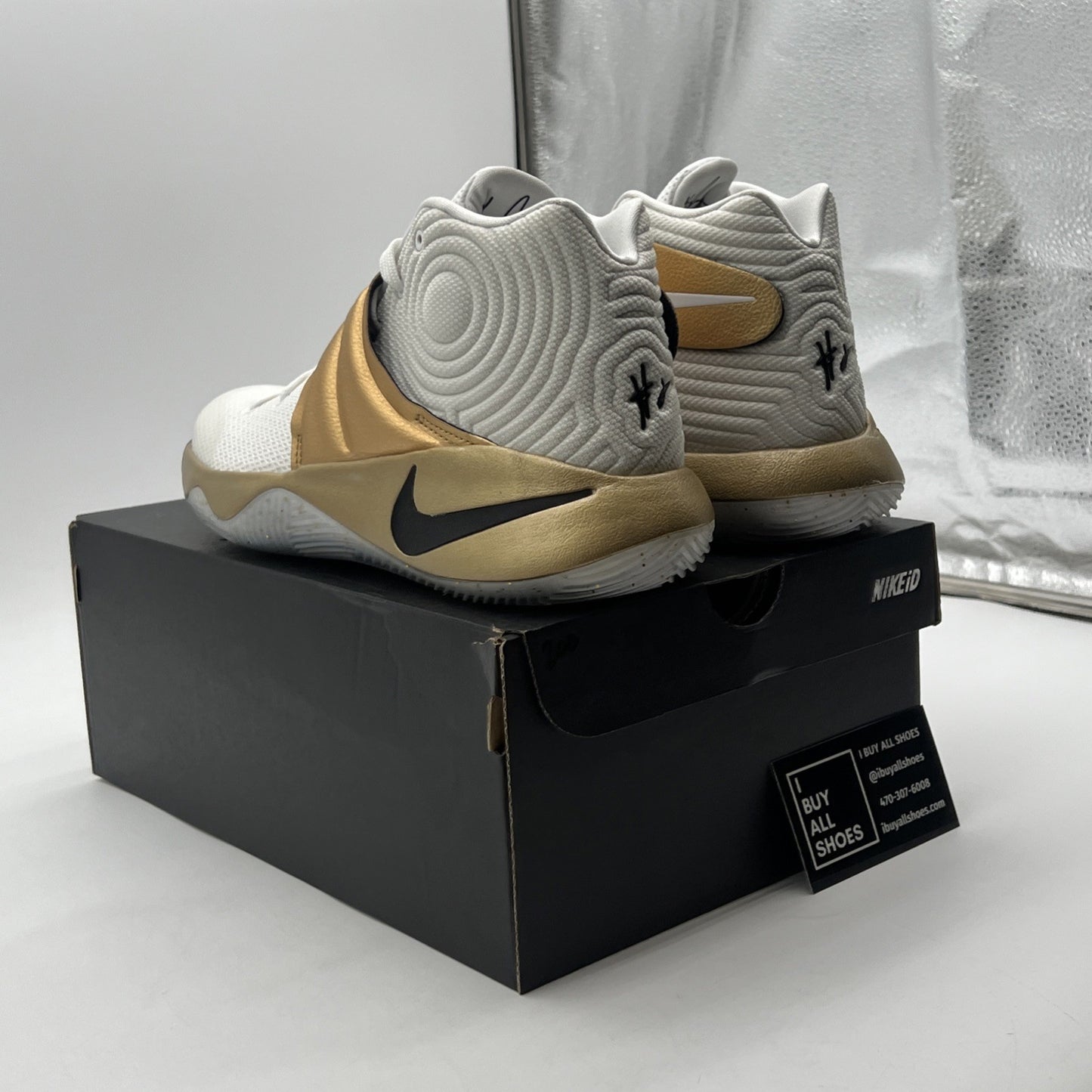 Size 9.5 - Nike Kyrie 2 ID Basketball Nike Black, white & Gold Rare (843253-983)