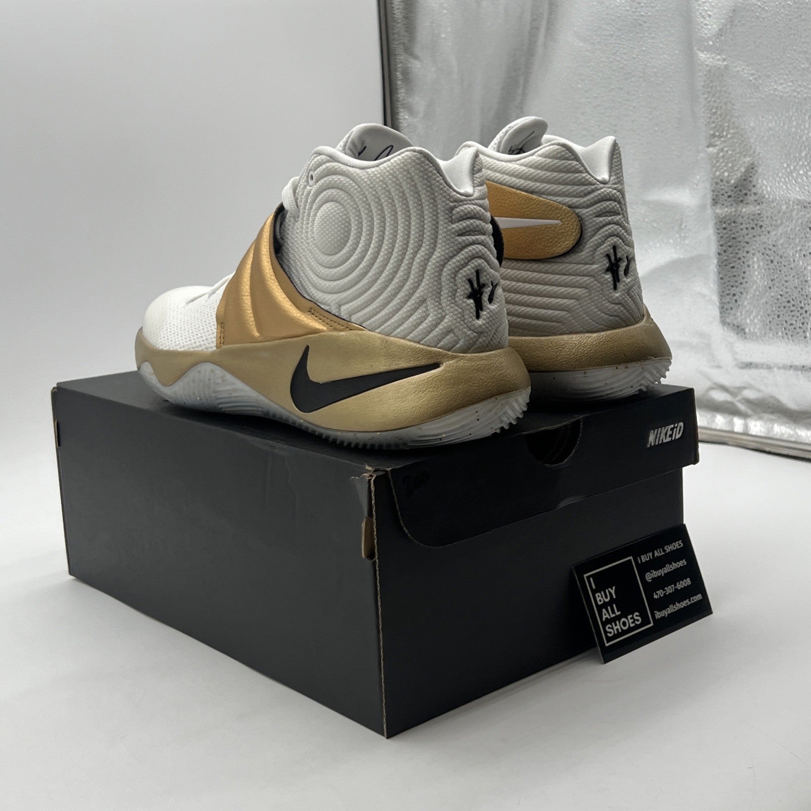 Size 9.5 - Nike Kyrie 2 ID Basketball Nike Black, white & Gold Rare (843253-983)