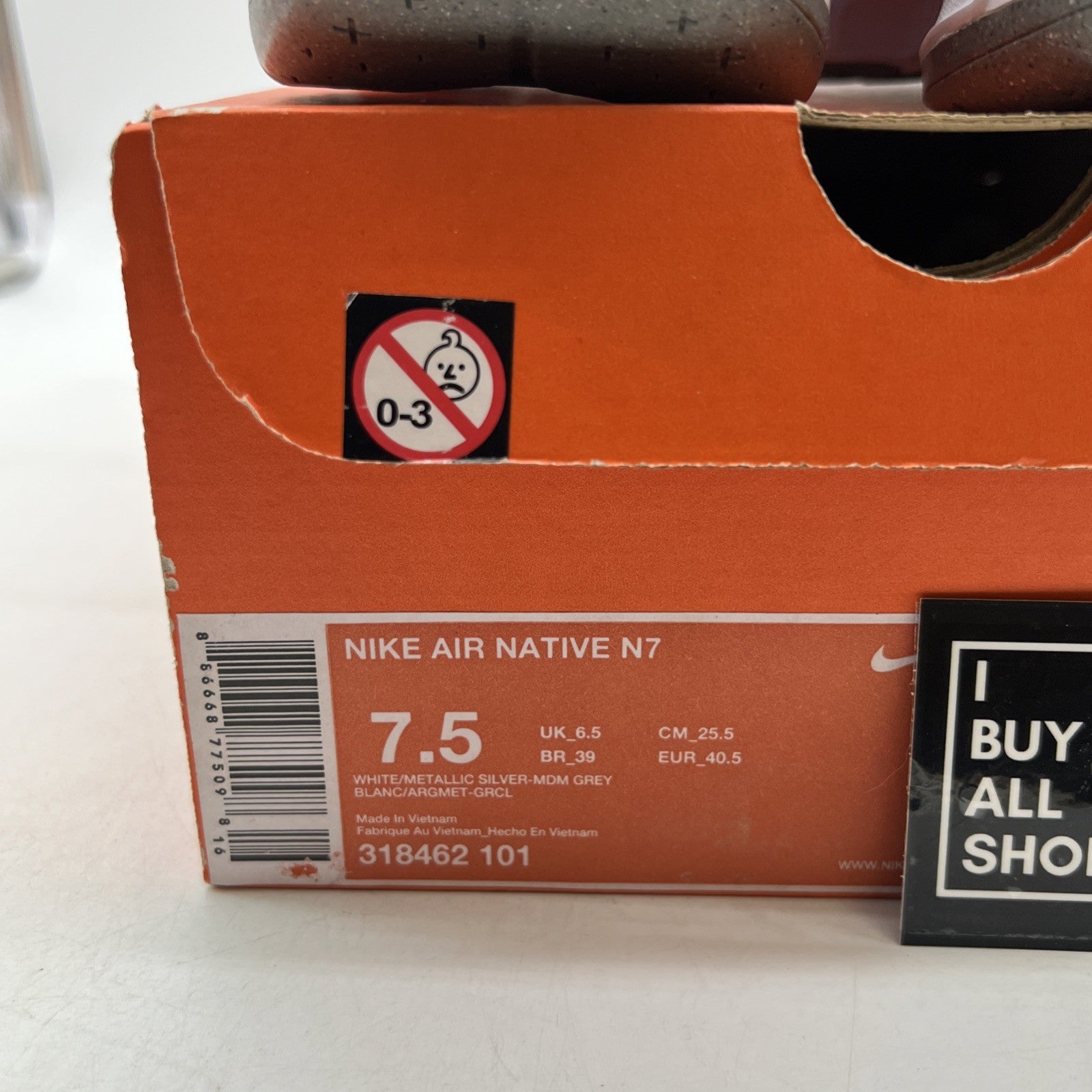 Size 7.5 - Nike Air Native N7 White Leather Shoes (318462-101)