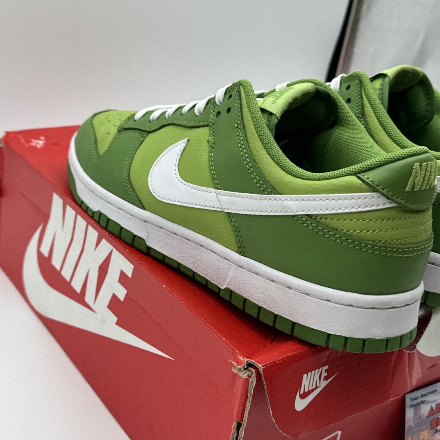 Size 9.5 - Nike Dunk Low Green Chlorophyll Kermit Vibe White Green Leather Og Al