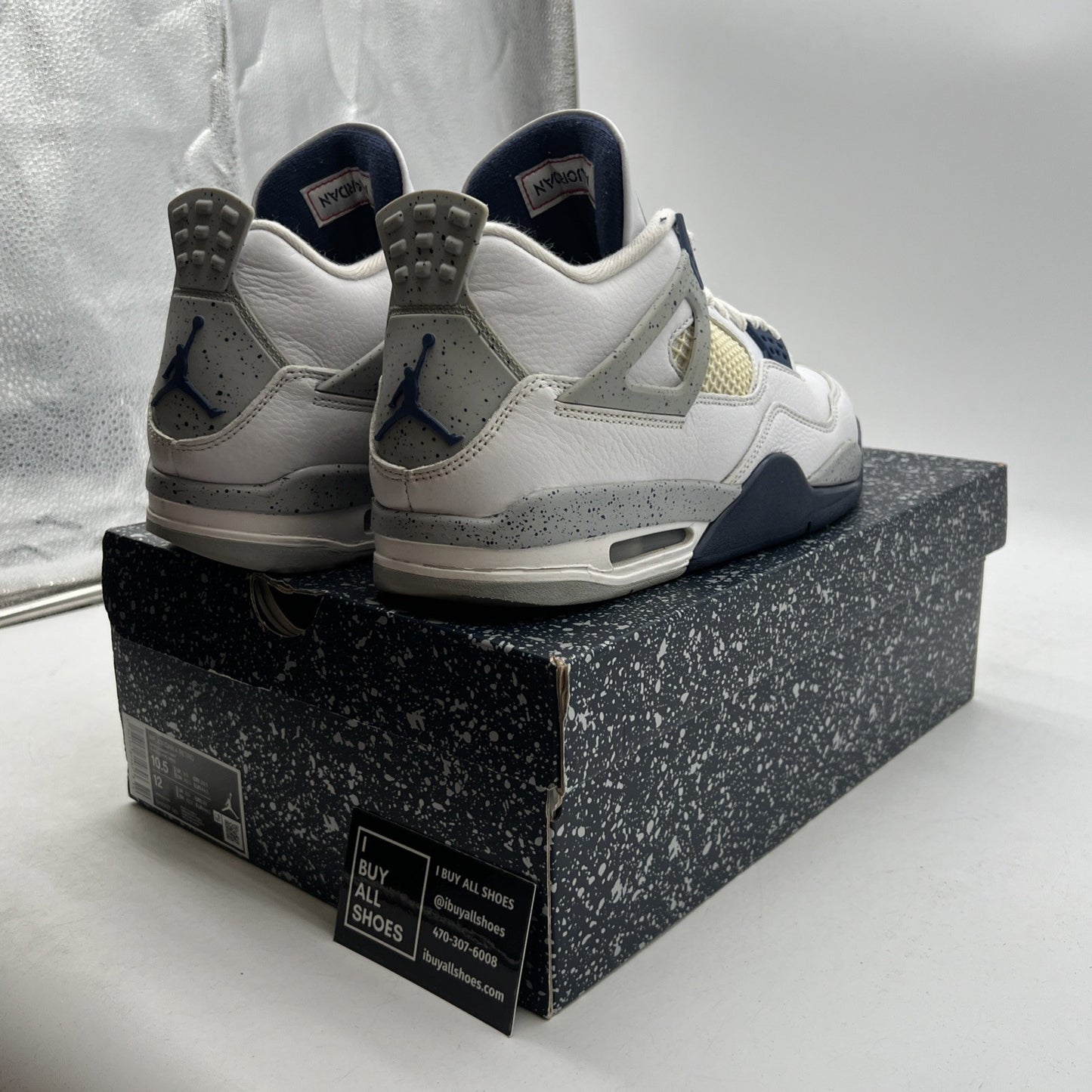 Size 10.5 - Air Jordan 4 Retro Mid Midnight Navy (DH6927-140)