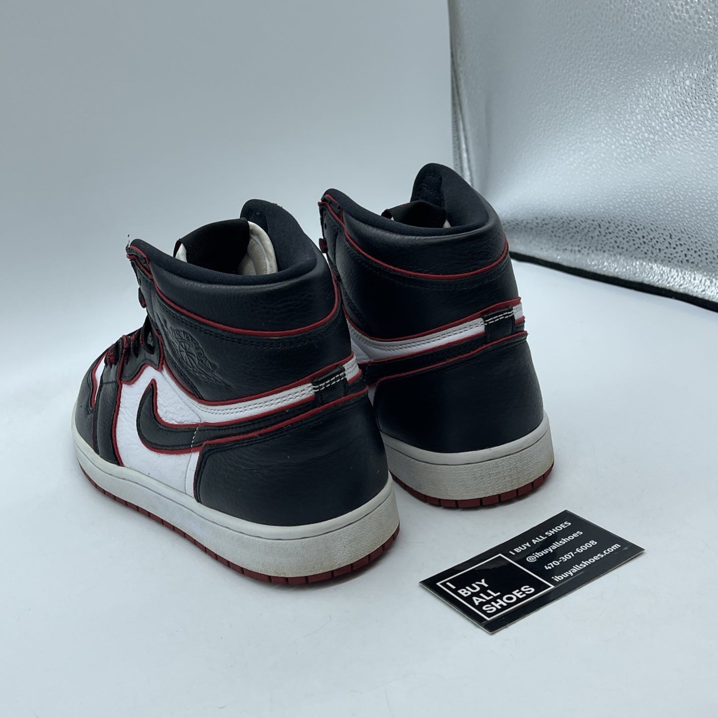 Size 9.5 - Jordan 1 Retro High OG Bloodline Black White Leather (555088-062)