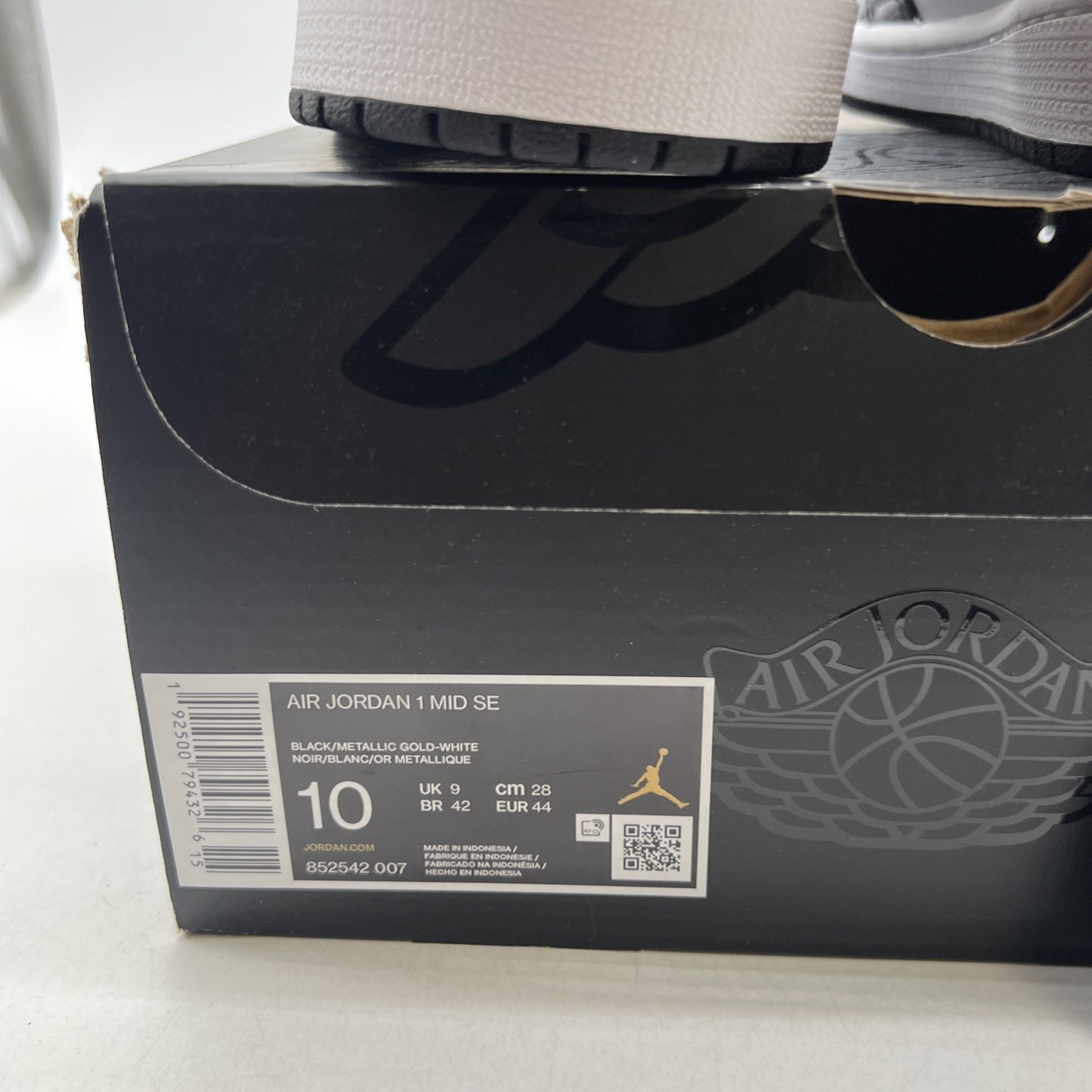 Size 10 - Air Jordan 1 Mid SE Patent Black Gold (852542-007)