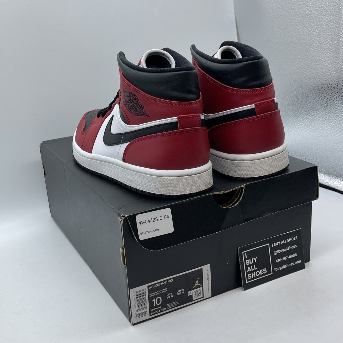 Size 10 - Air Jordan 1 Mid Chicago White Black Red Leather (554724-069)