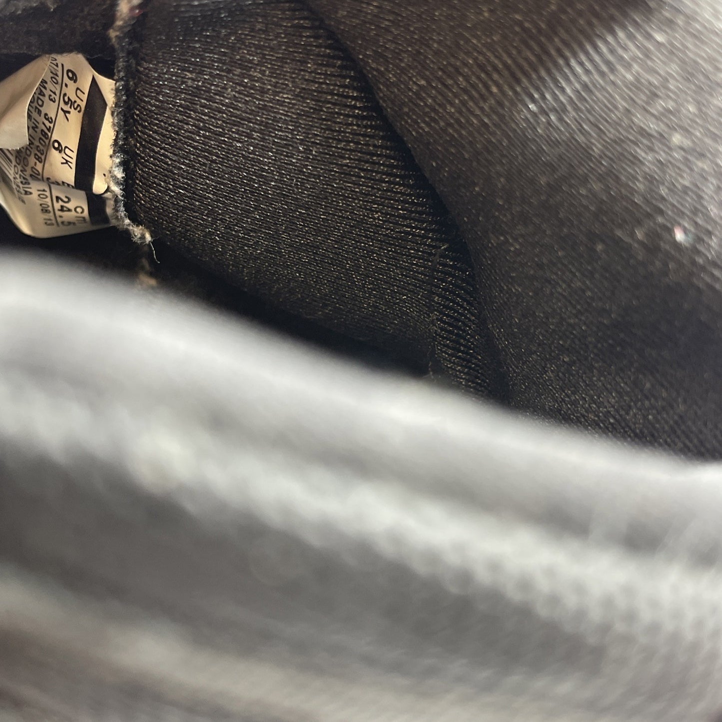 Size 6.5 - Air Jordan 11 Retro High Gamma Blue (378038-006)