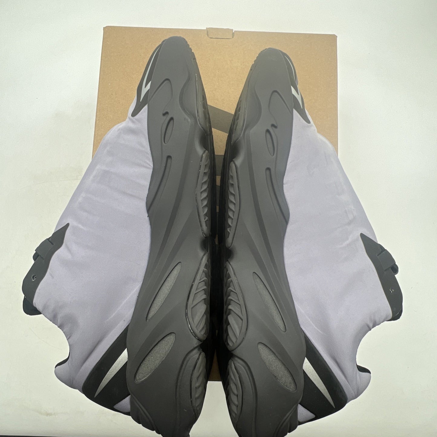 Size 11.5 - adidas Yeezy Boost 700 MNVN Geode (GW9526)