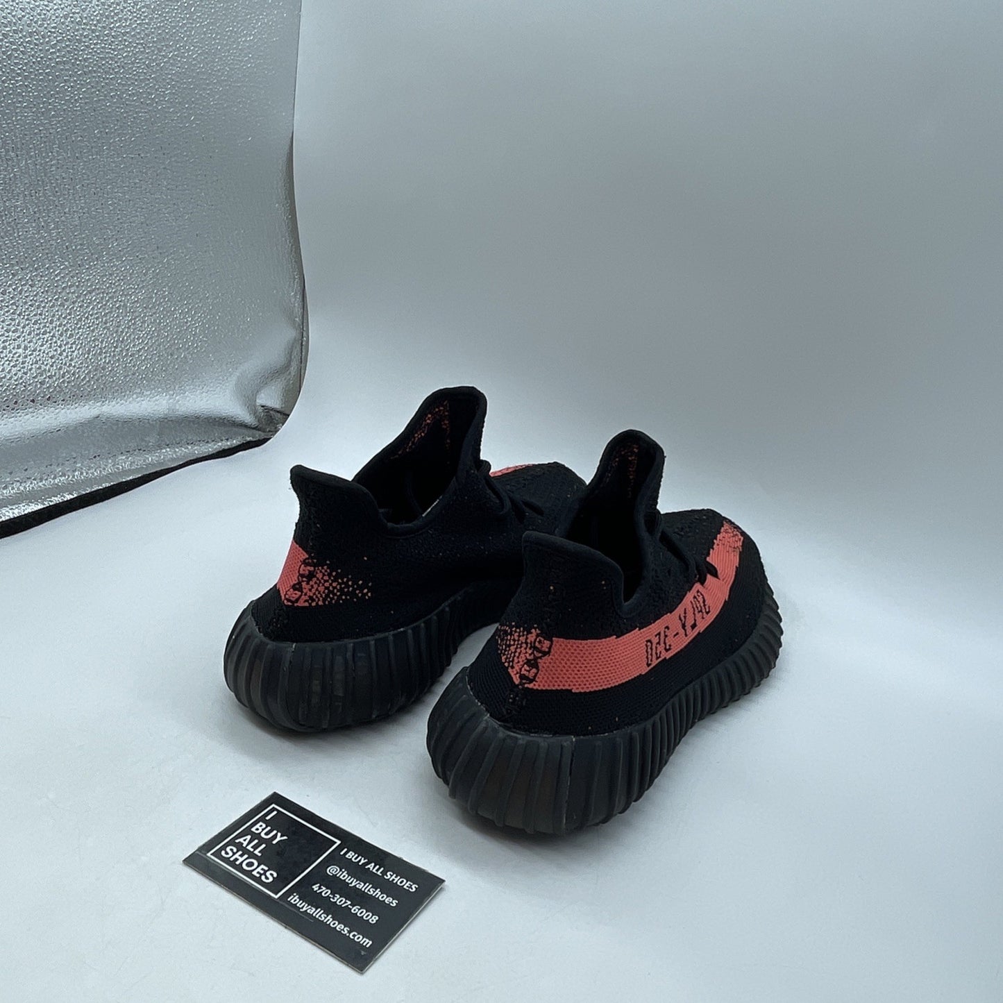 Size 9 - adidas Yeezy Boost 350 V2 Low Red Stripe (BY9612)